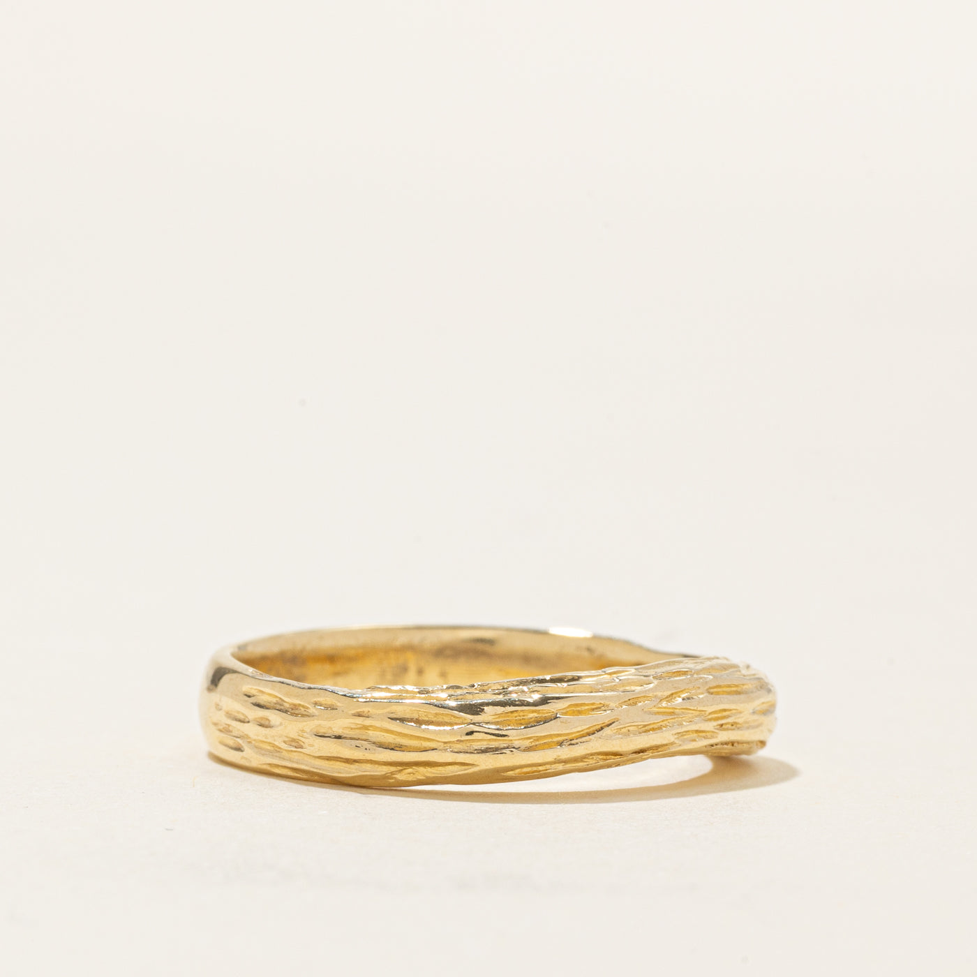 18k Yellow Gold Textured Band | SZ 9.5