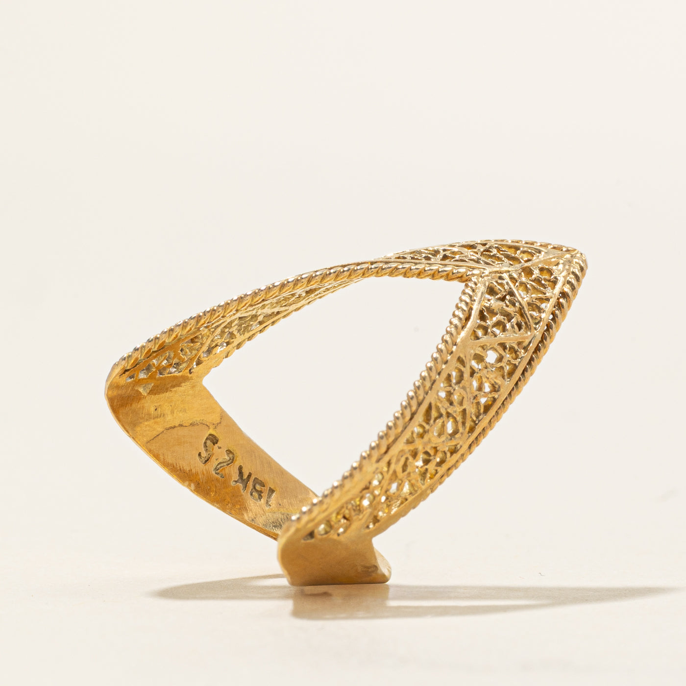 18k Yellow Gold Textured Chevron Ring | SZ 5.75