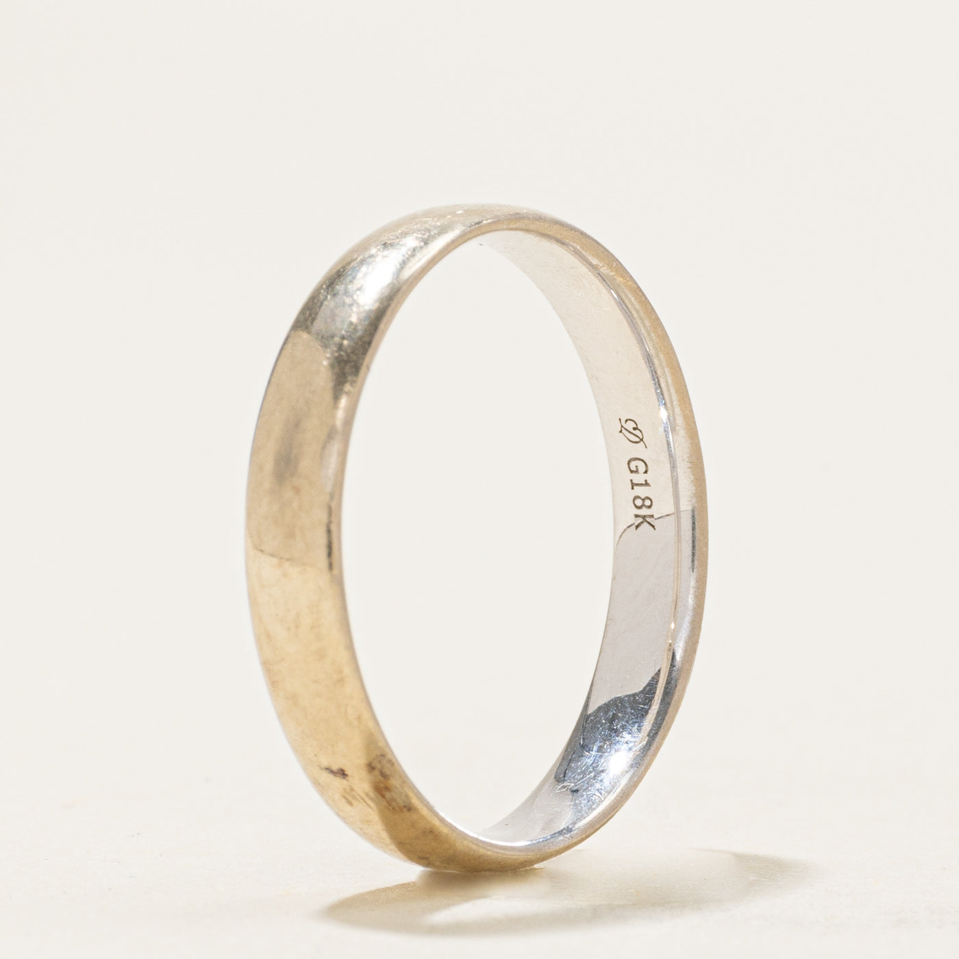 18k White Gold Band with Hidden Diamond | SZ 7 |