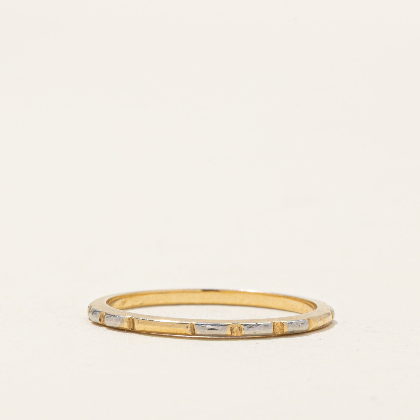 18k Yellow Gold Grooved Band | 1.30mm | SZ 6.5