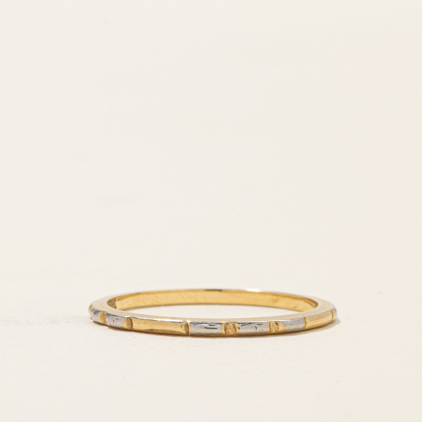 18k Yellow Gold Grooved Band | 1.30mm | SZ 6.5