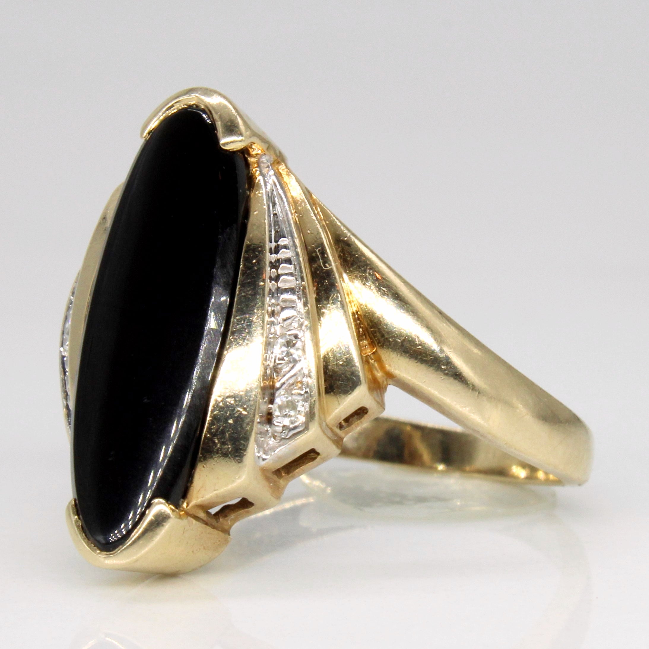 Bague cocktail en onyx et diamants | 1,75 ct, 0,02 ct au total | Taille 7,25 | 