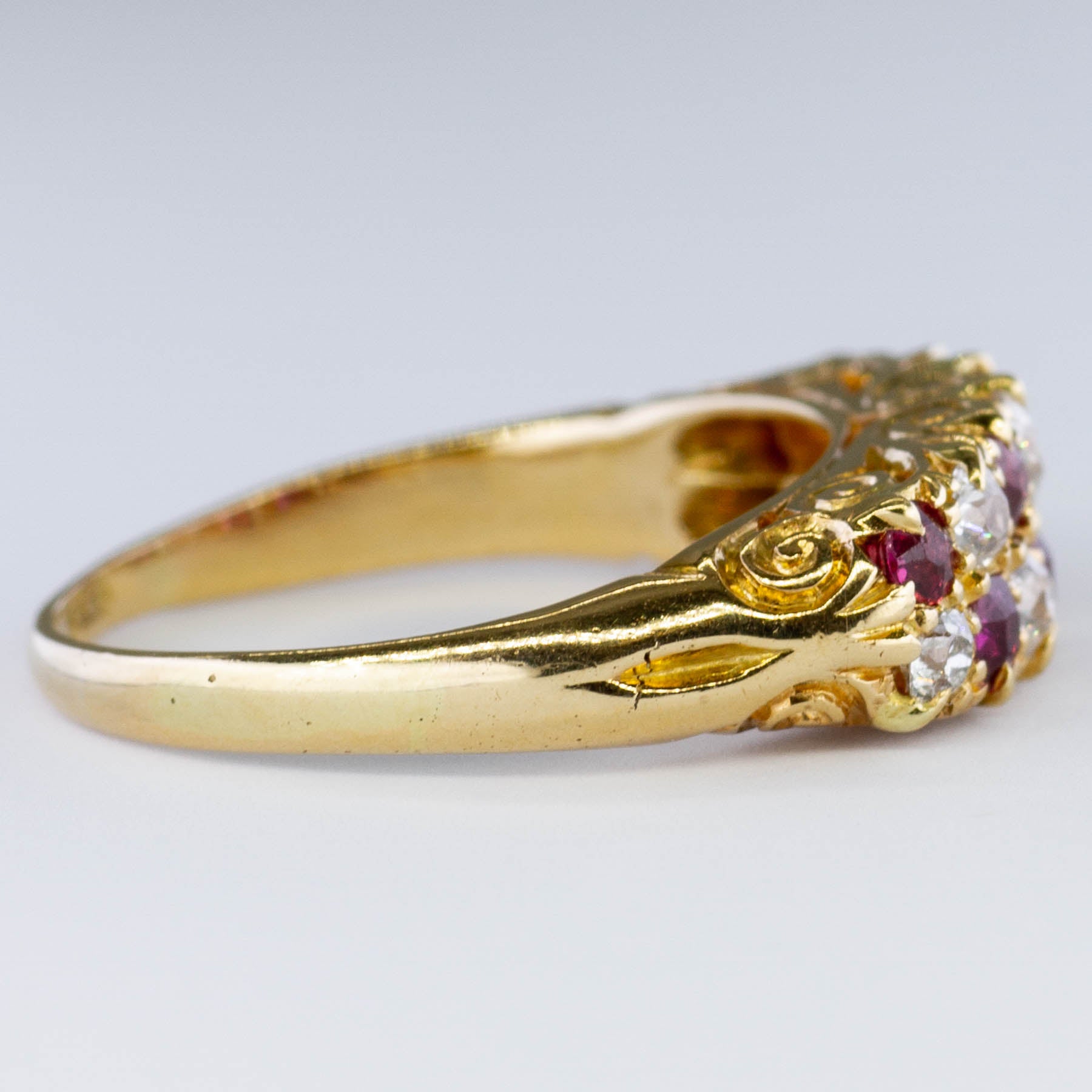 Bague filigranée en rubis et diamants du début du XXe siècle | 0,42 ct, 0,28 ct | Taille 7,5 | 