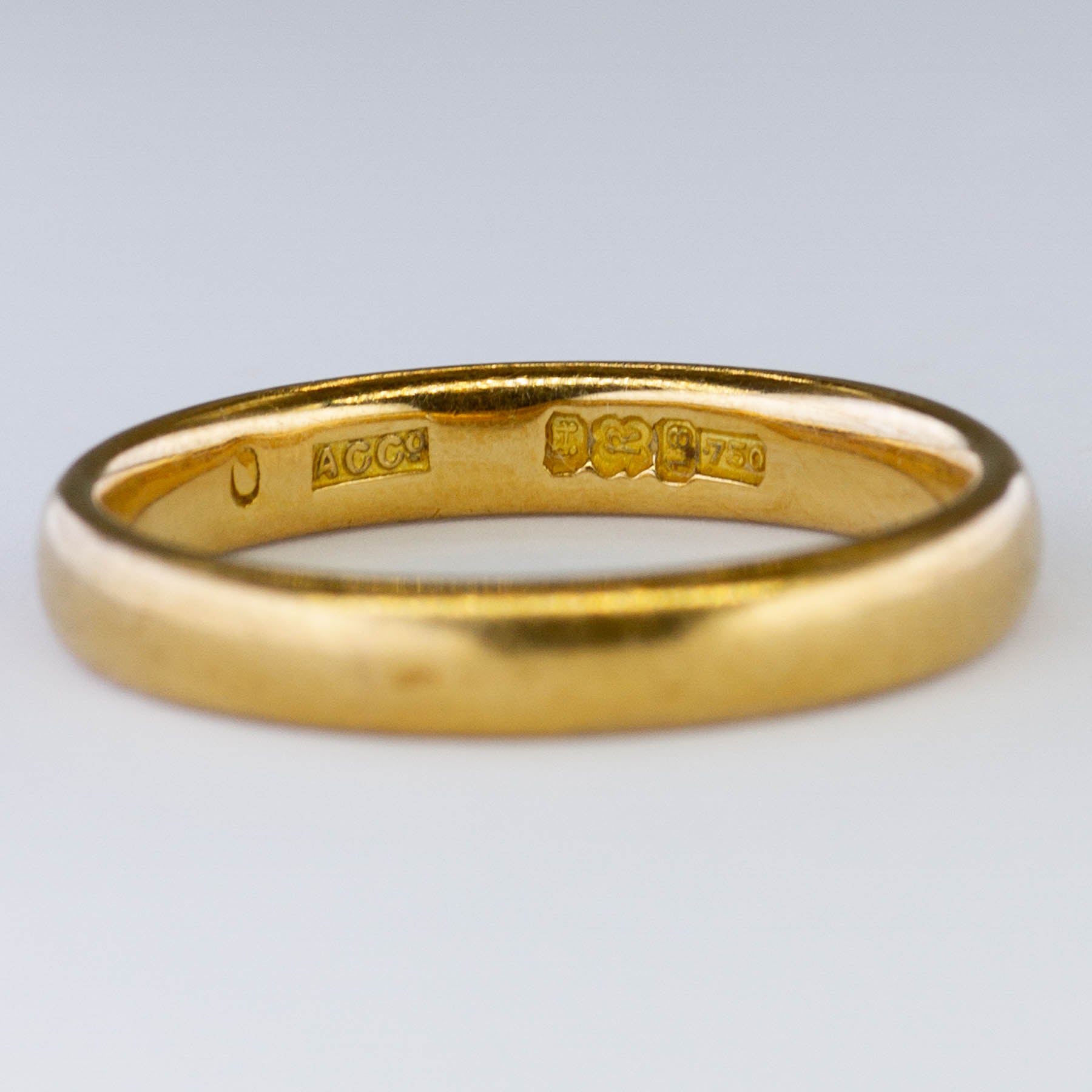 18k Yellow Gold Band | SZ 7.25 |