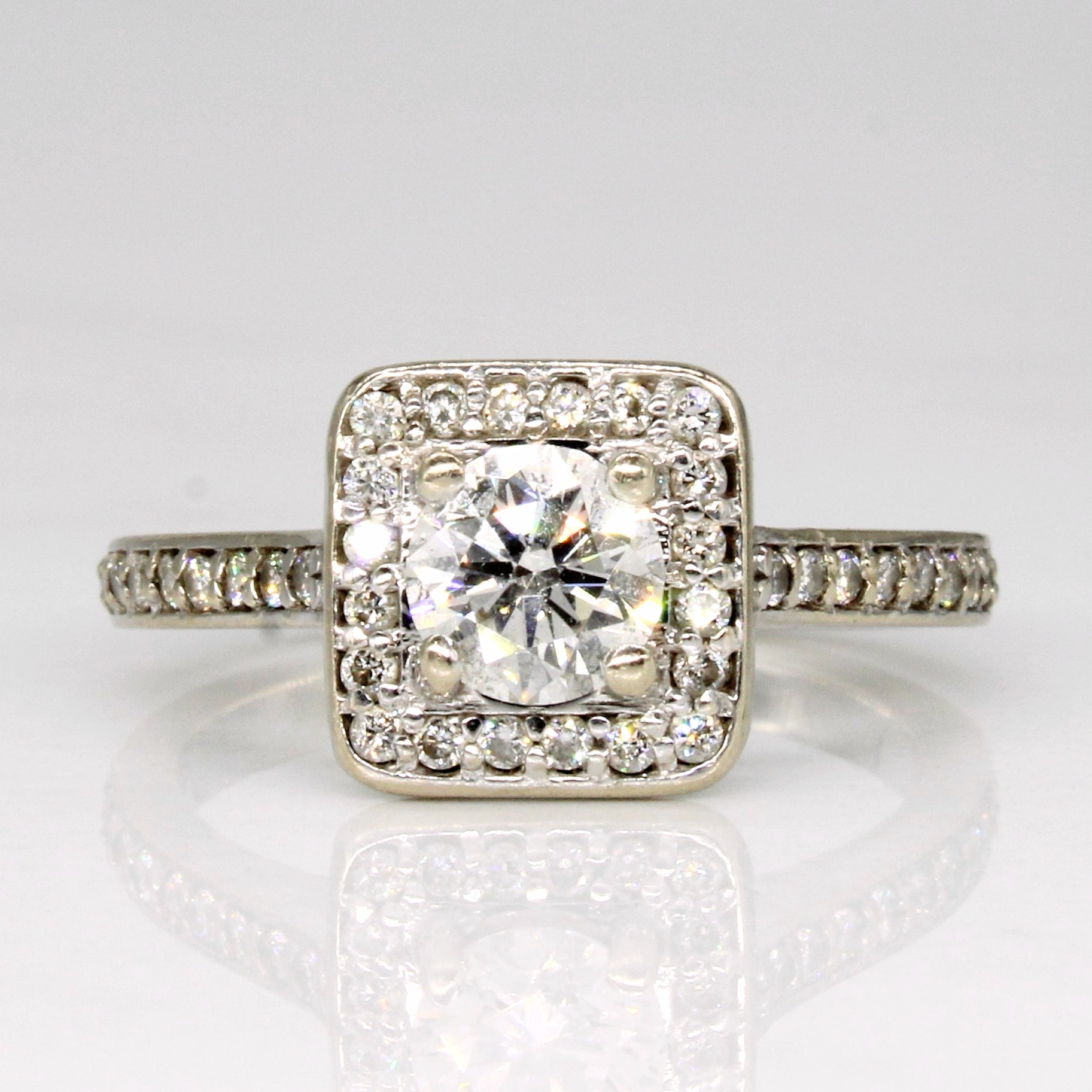 Diamond Halo Engagement Ring | 0.77ctw | SZ 5 |