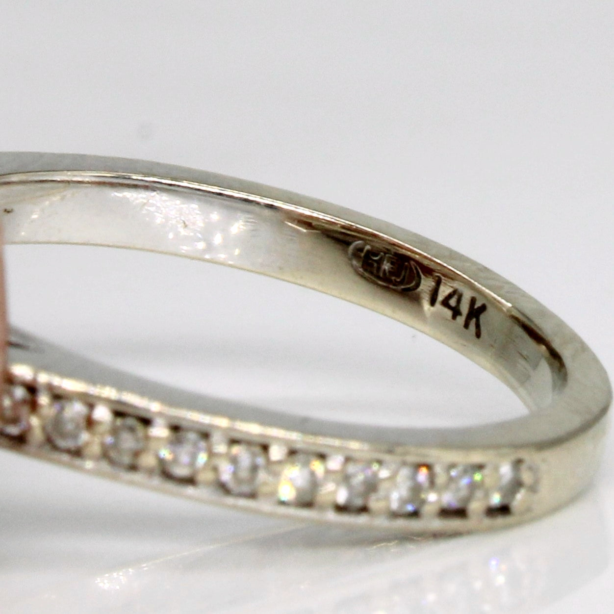 Diamond Halo Engagement Ring | 0.77ctw | SZ 5 |