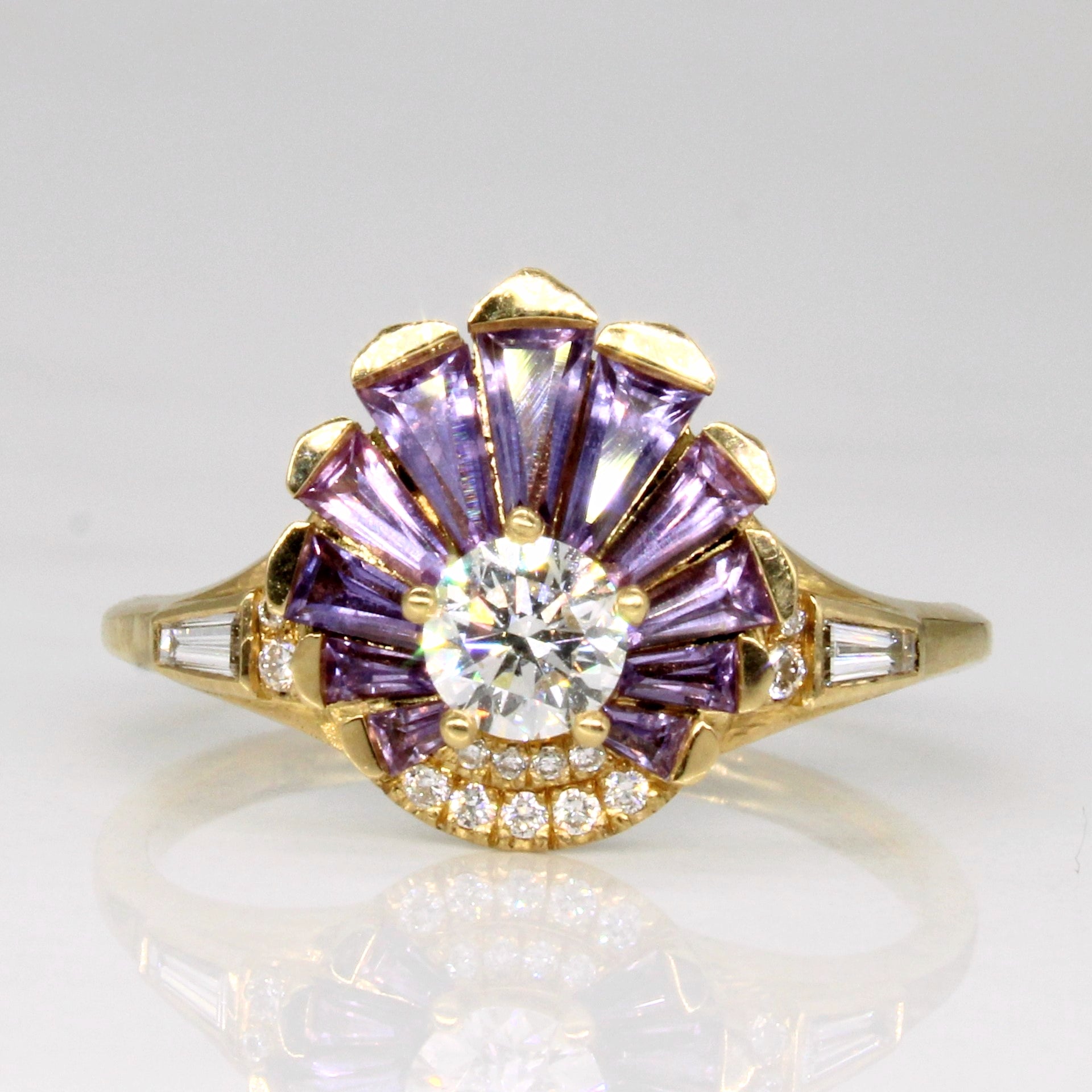 Bague éventail en saphir violet et diamants | 1,30 ct, 0,55 ct | Taille 7,25 | 