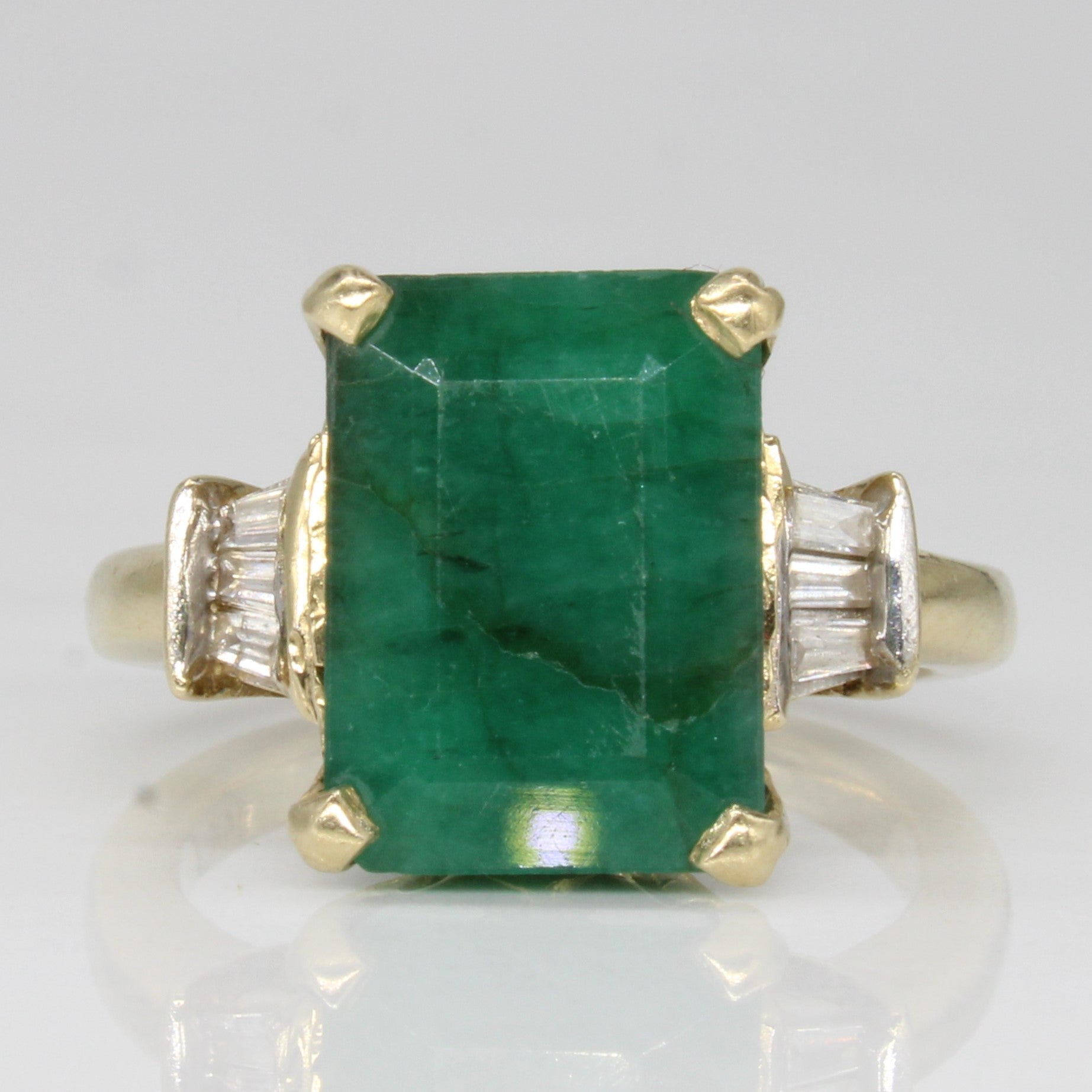 Dyed Green Quartz & Diamond Cocktail Ring | 5.50ct, 0.18ctw | SZ 6.5 |