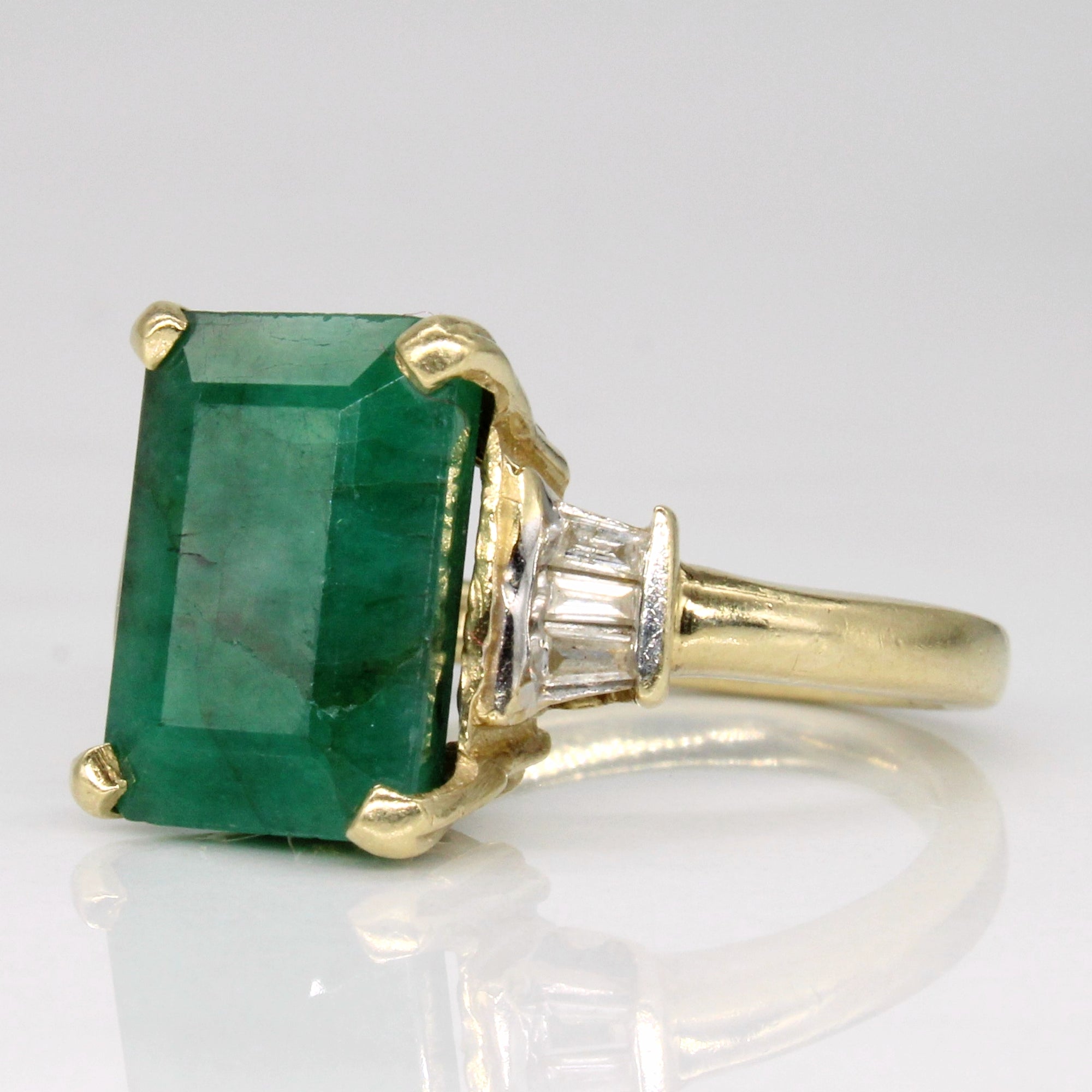 Dyed Green Quartz & Diamond Cocktail Ring | 5.50ct, 0.18ctw | SZ 6.5 |