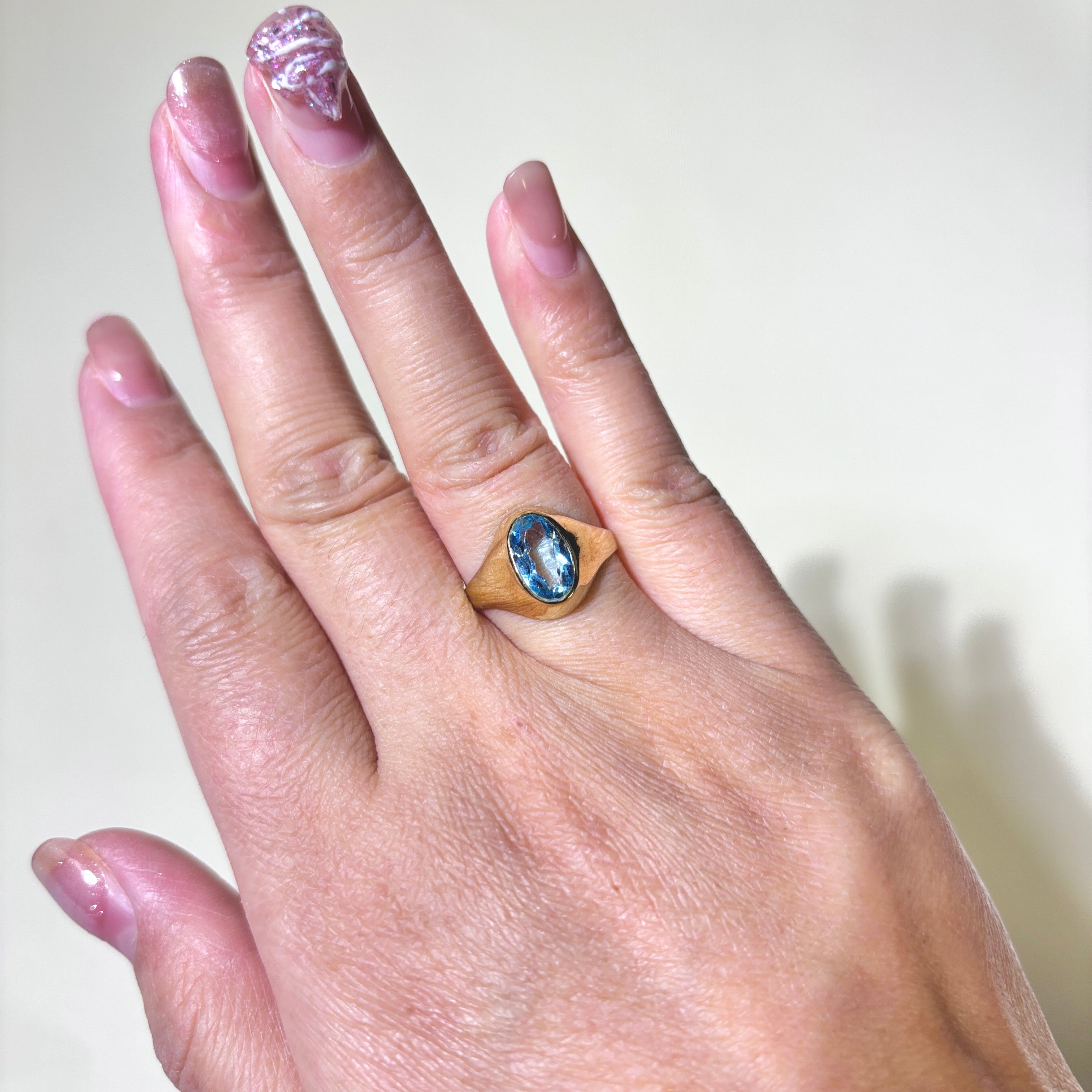 8k Bezel Set Oval Cut Blue Glass Ring | 1.80ct | SZ 8