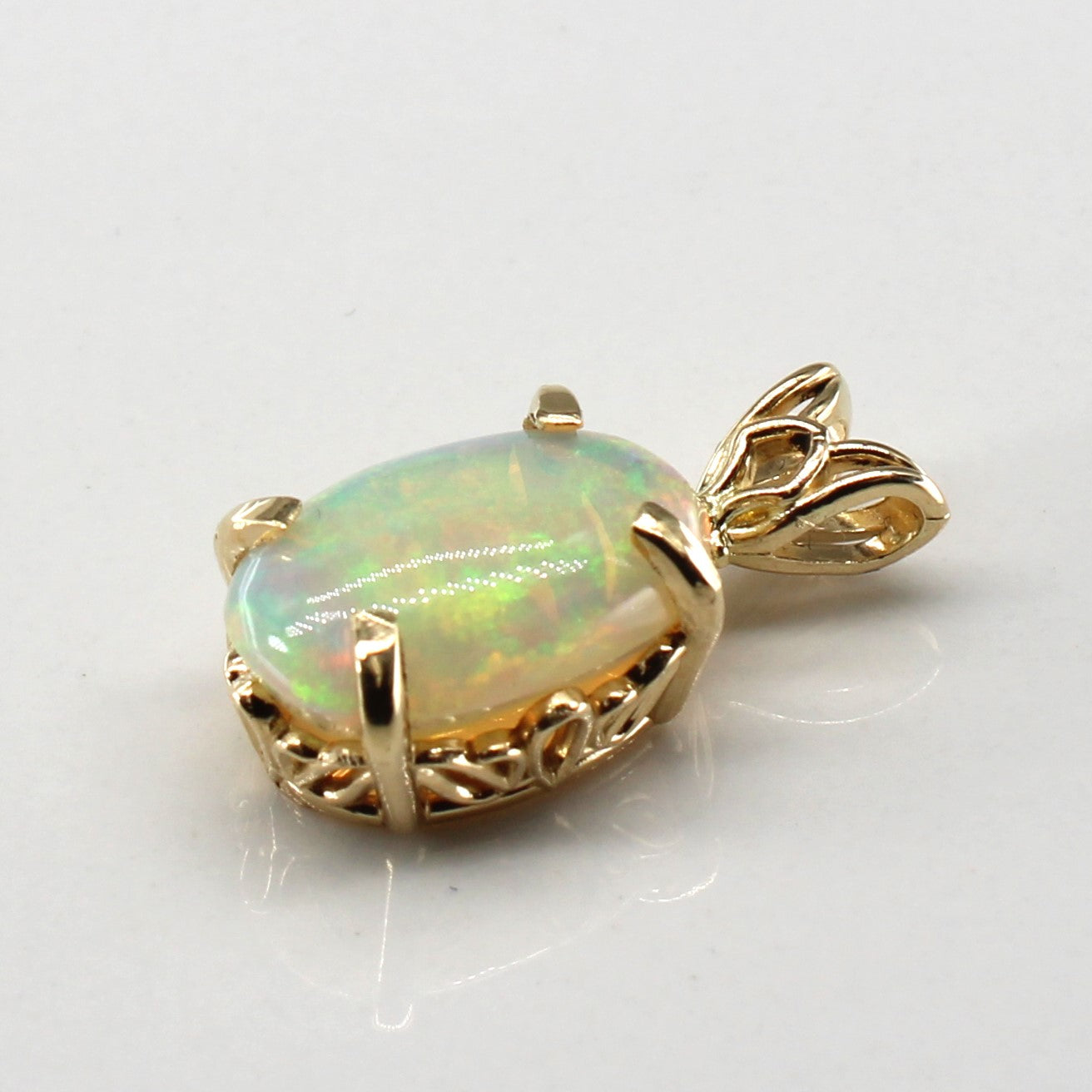 Solitaire Opal Pendant | 3.50ct |