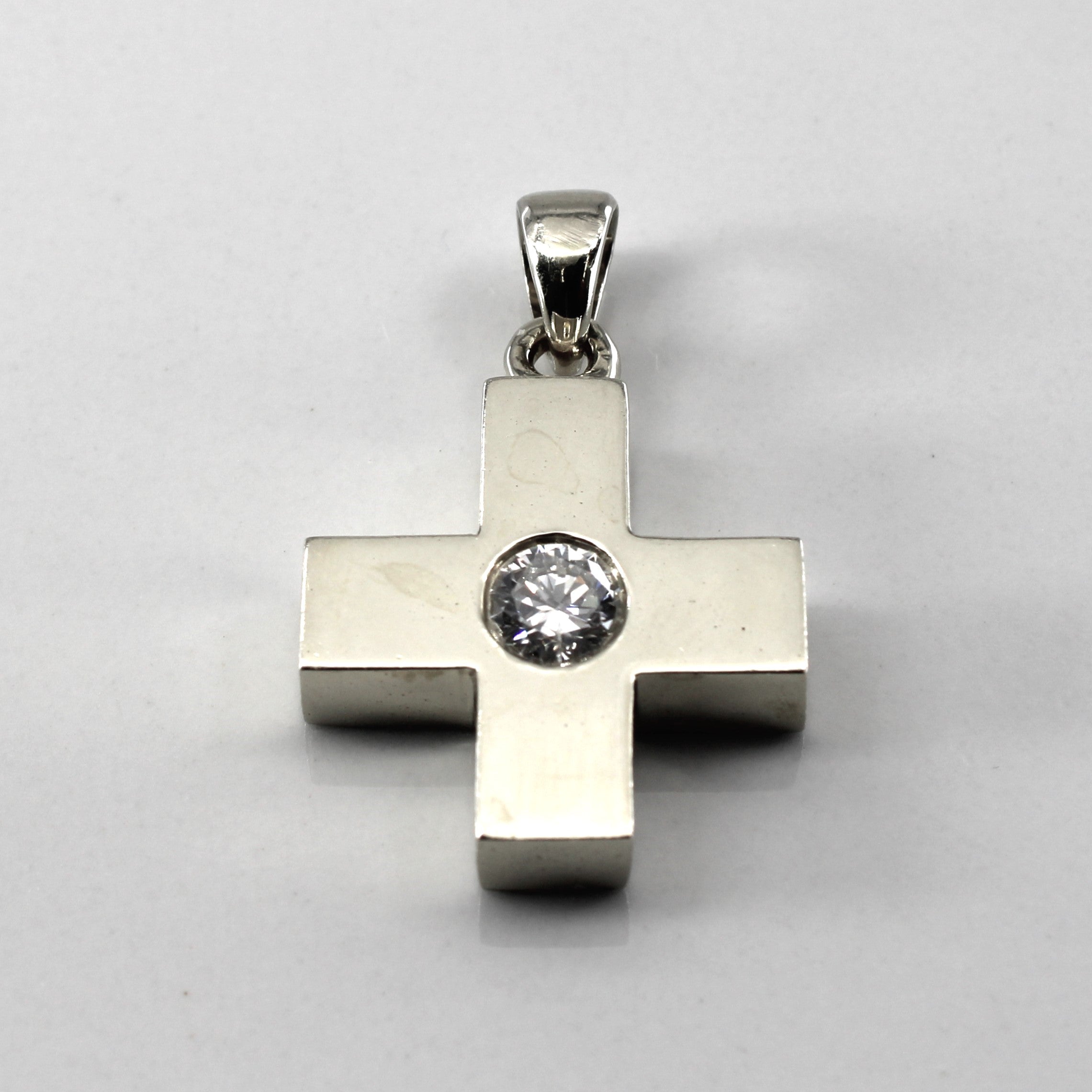 Solitaire Diamond Cross Pendant | 0.50ct |