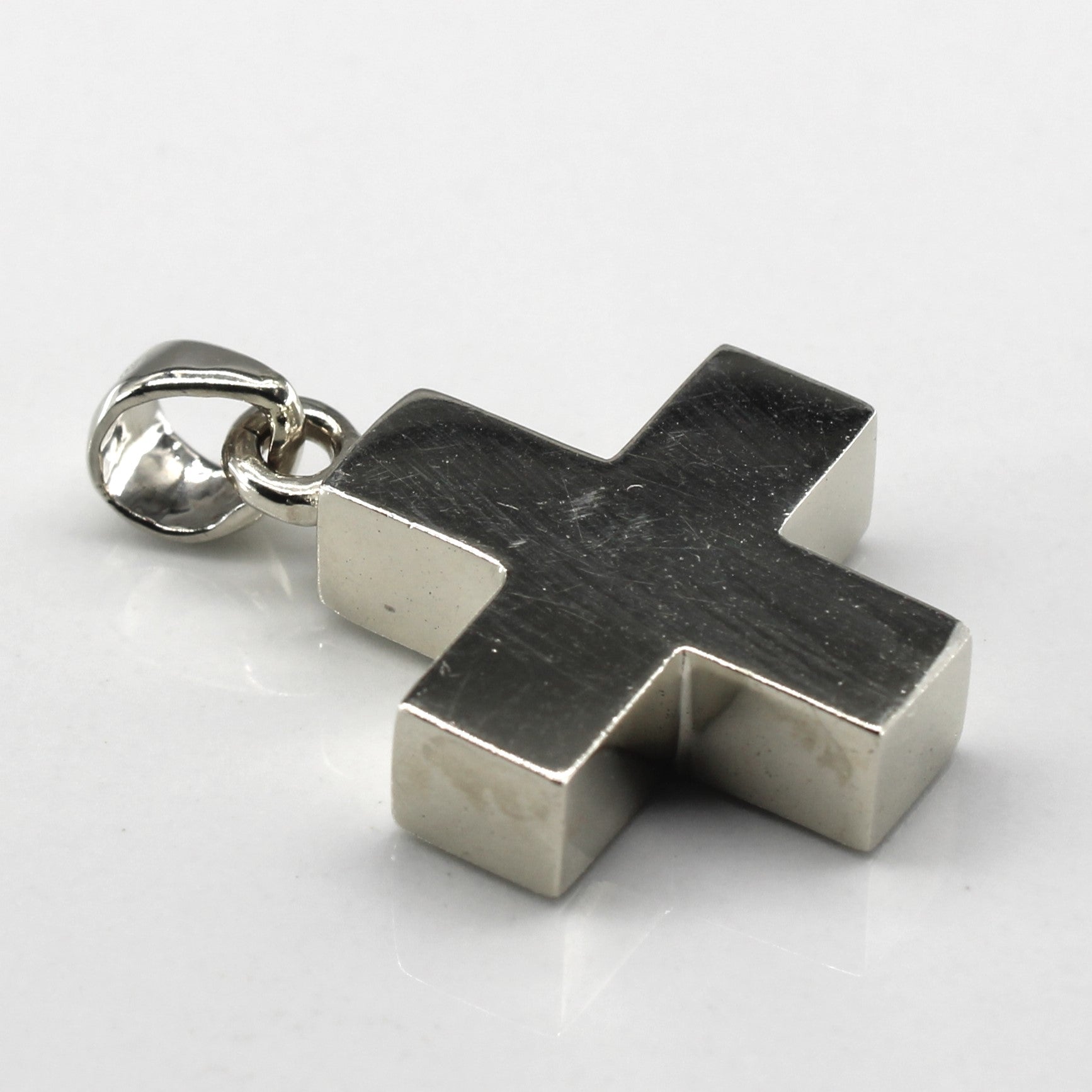 Solitaire Diamond Cross Pendant | 0.50ct |