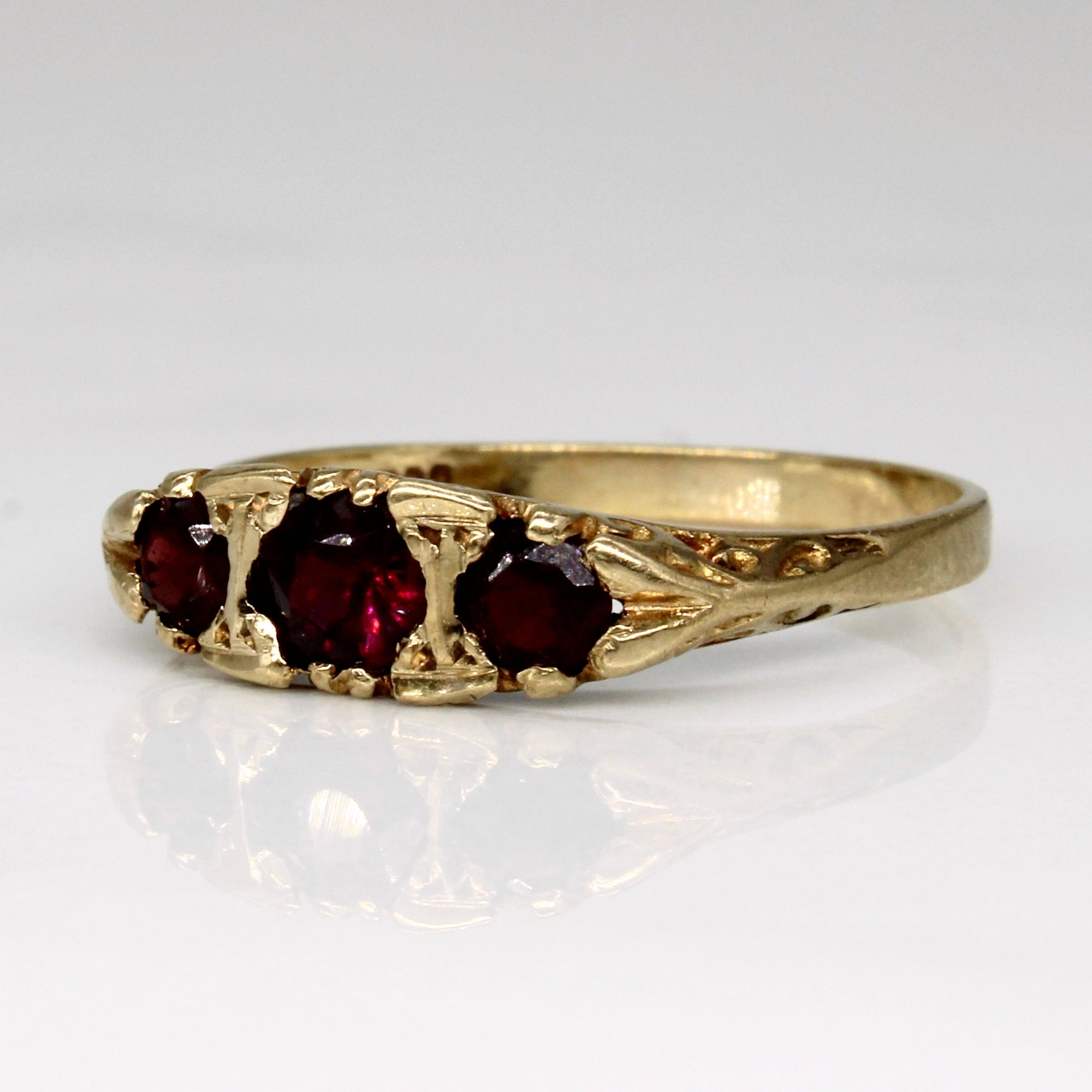 Hallmarked Three Stone Garnet Ring | 0.58ctw | SZ 8.5 |