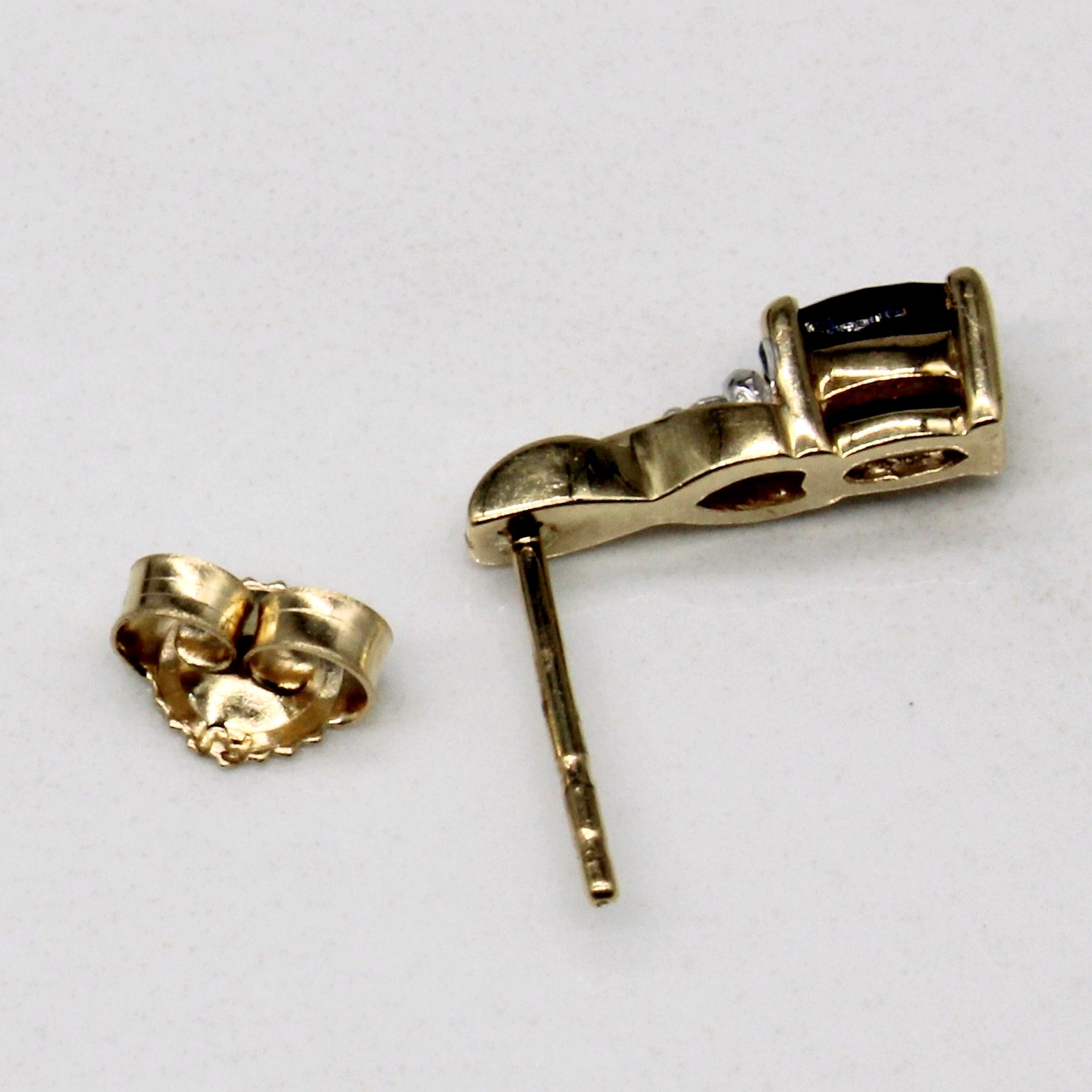 Boucles d'oreilles saphir et diamants | 0,40 ct, 0,02 ct | 