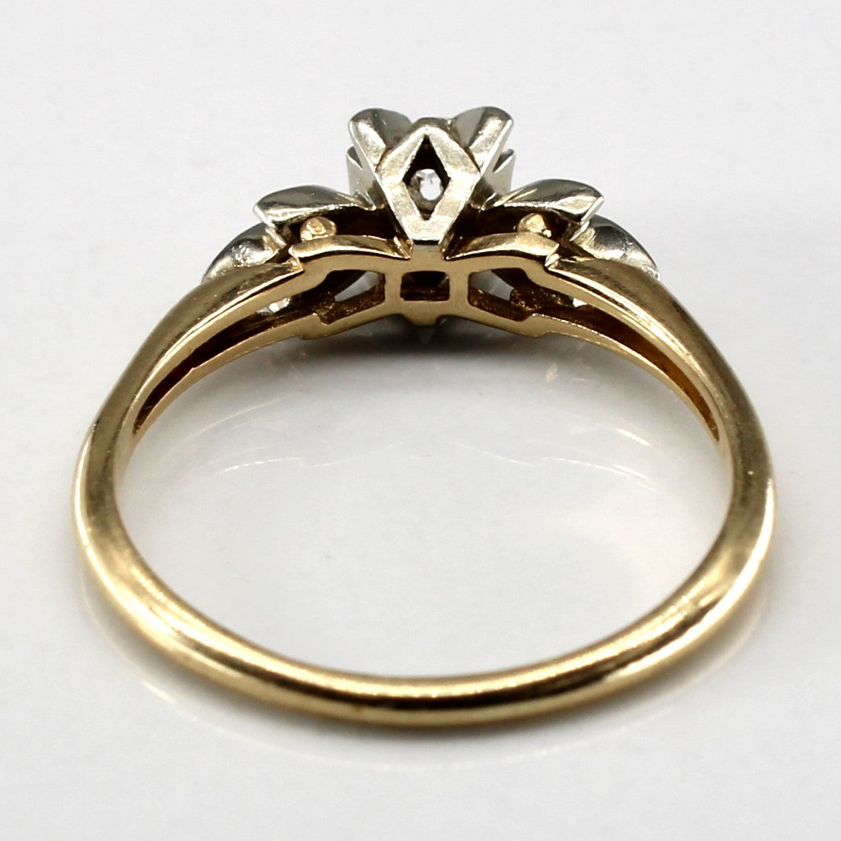 High Set Diamond Vintage Ring | 0.04ctw | SZ 5.75 |