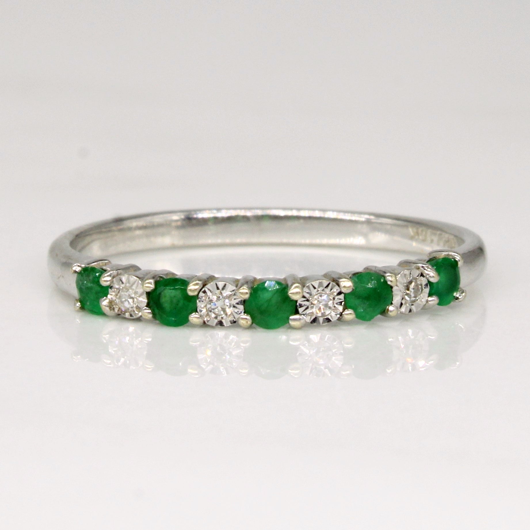Bague émeraude et diamants | 0,15 ct, 0,02 ct | Taille 7,25 | 