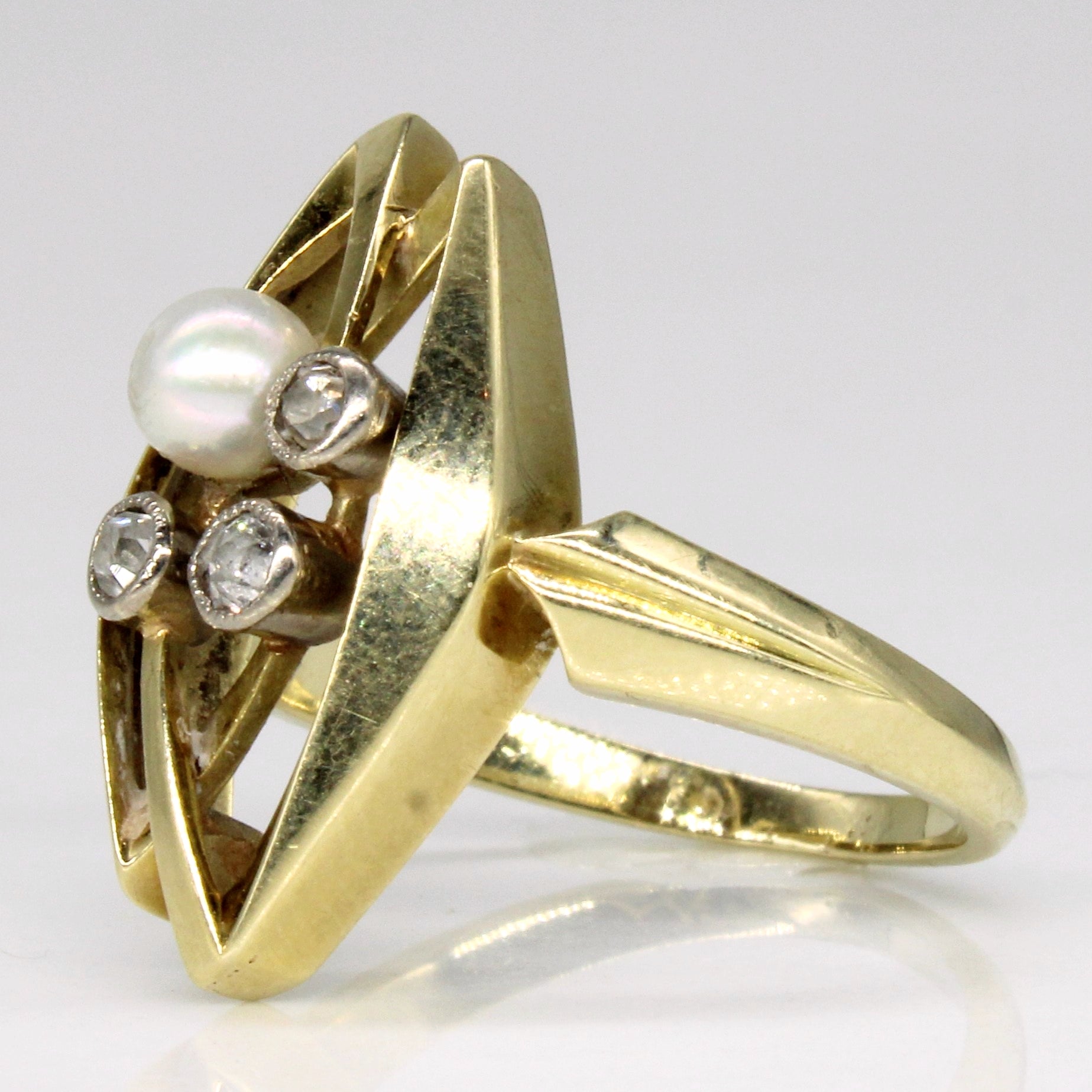 Diamond & Pearl Cocktail Ring | 0.11ctw | SZ 5.25 |