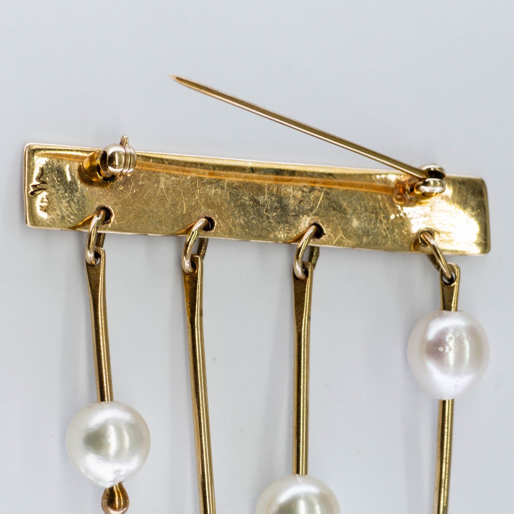 Hanging Pearls Gold Brooch