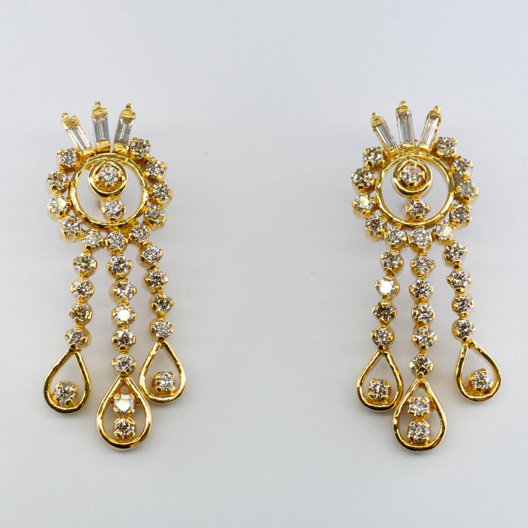 Boucles d'oreilles pendantes multi-diamants | 1,69 ct au total | 