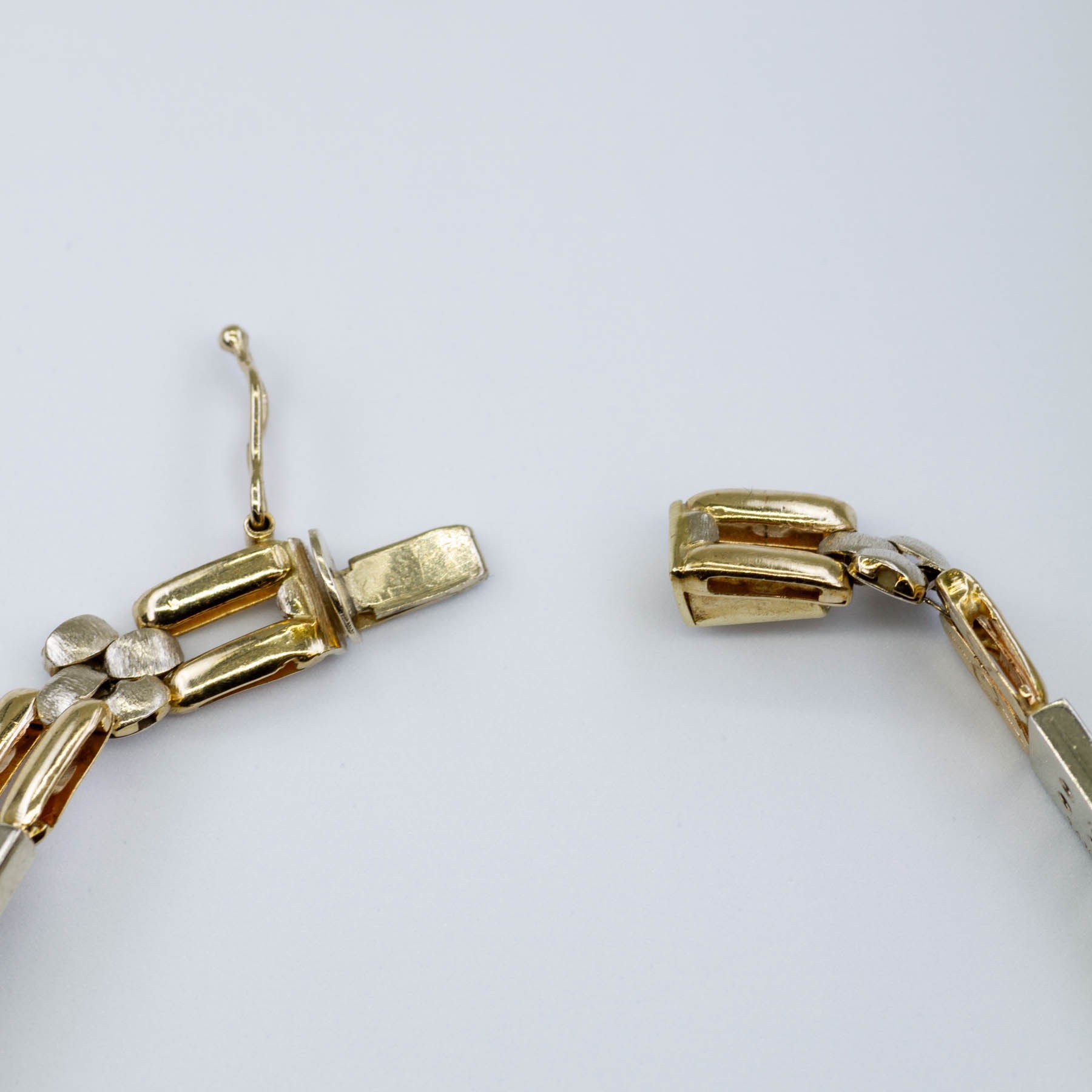 Bracelet chaîne en or bicolore et diamants | 1,50 ct au total | 7,5 po | 
