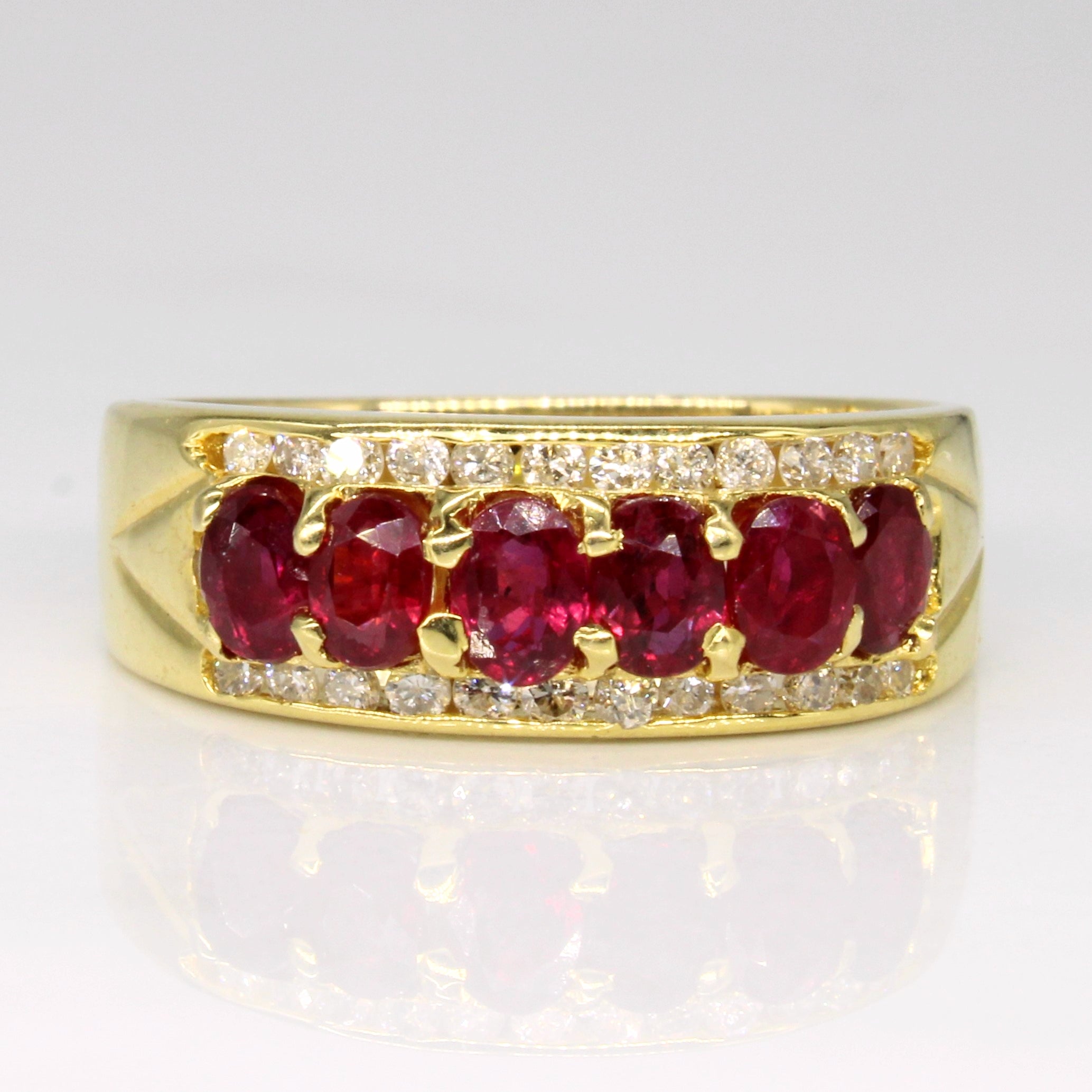 Bague en or 18 carats sertie de rubis et de diamants | 1,20 ct au total, 0,33 ct au total | Taille 9,25 | 