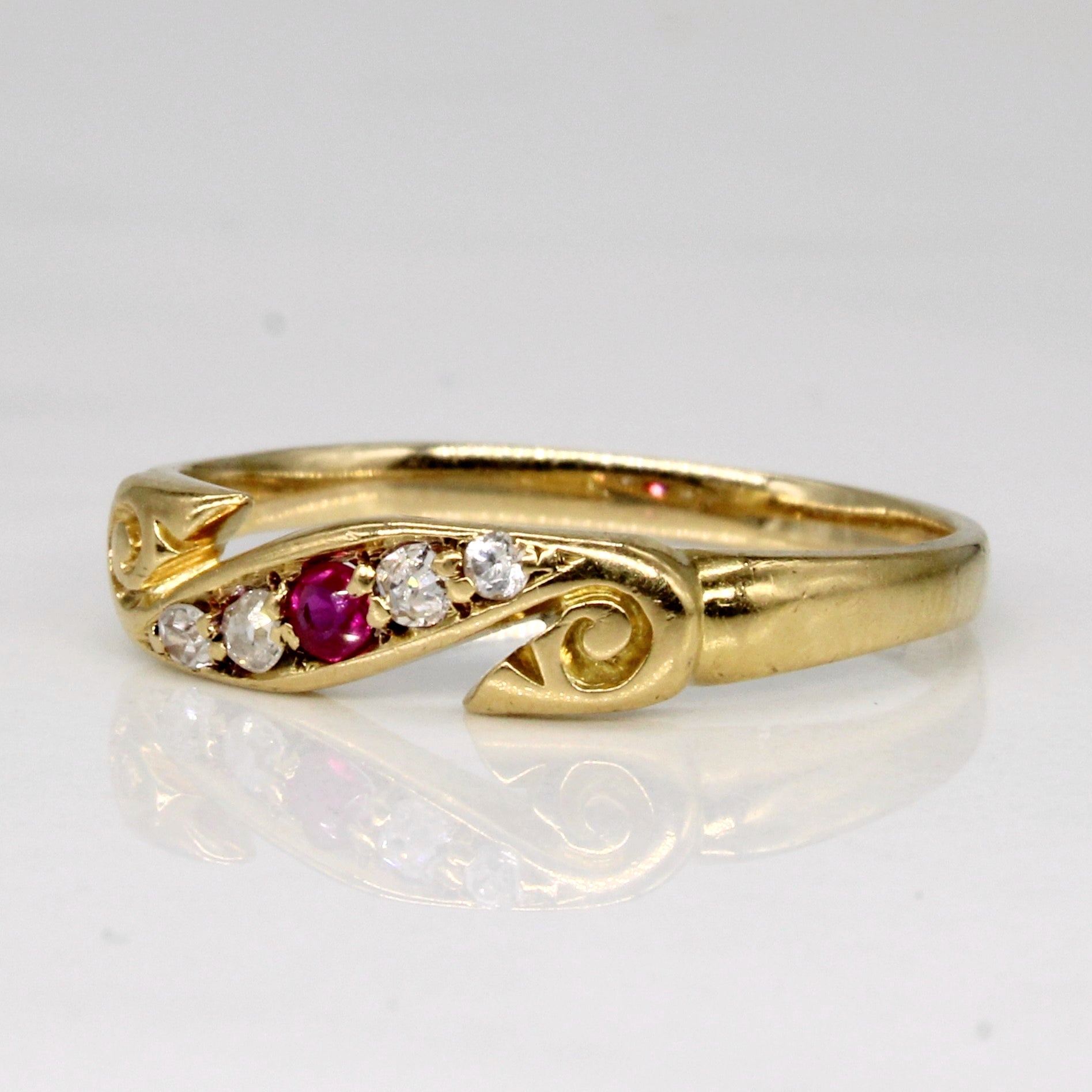 Vintage Diamond & Ruby Ring | 0.05ctw, 0.03ct | SZ 6 |