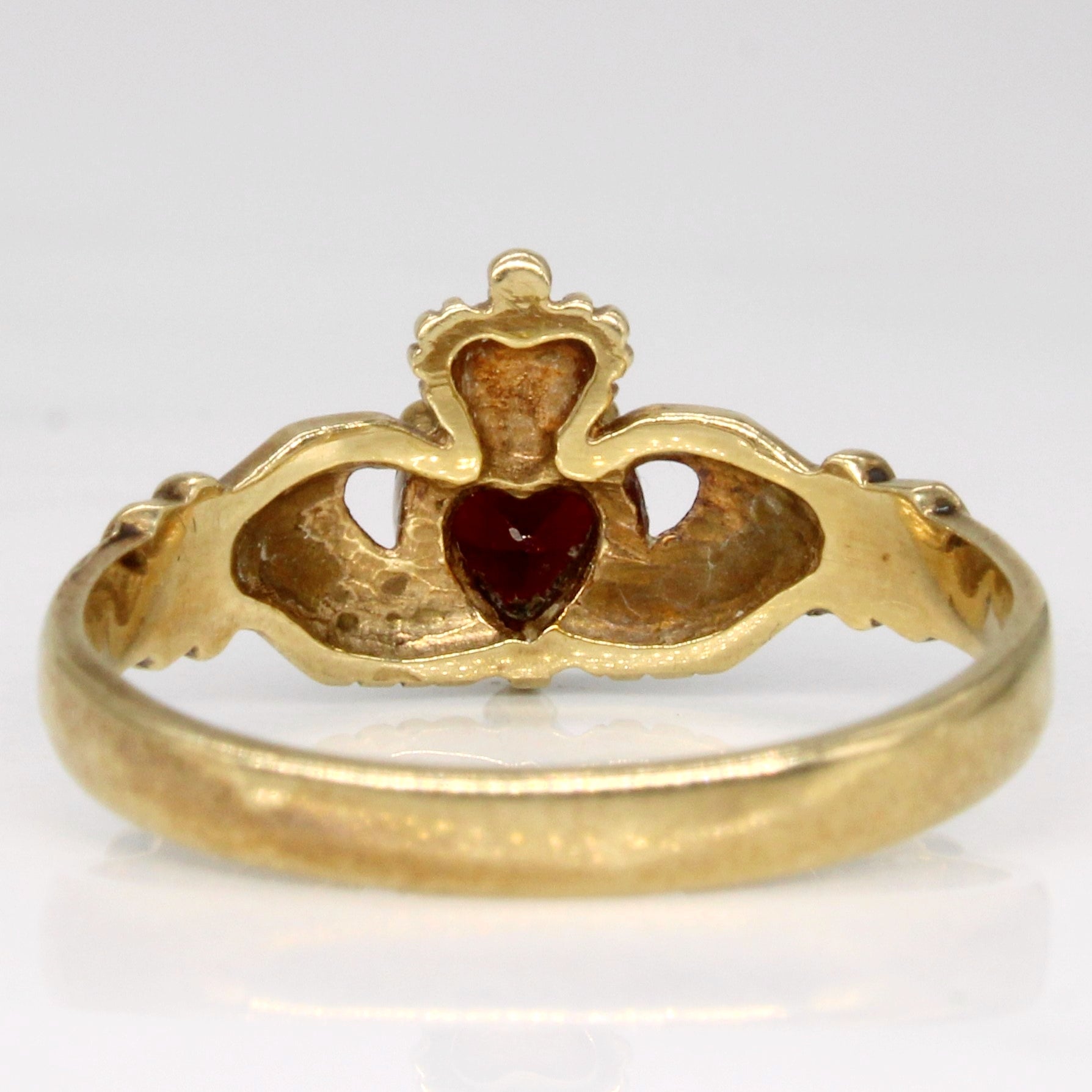 9k Yellow Gold Hallmarked Garnet Claddagh Ring | 0.57ct | SZ 7.25