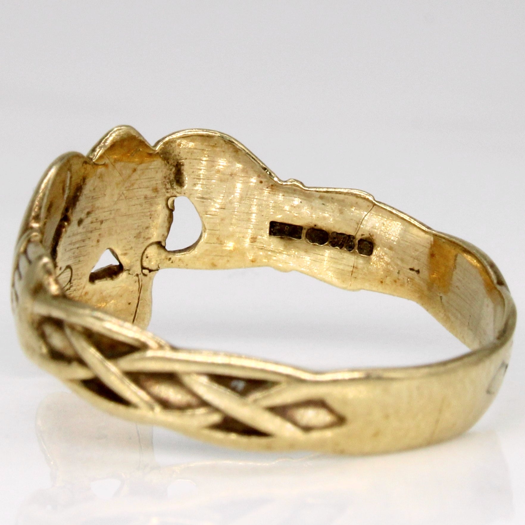 9k Yellow Gold Claddagh Ring | SZ 6.5