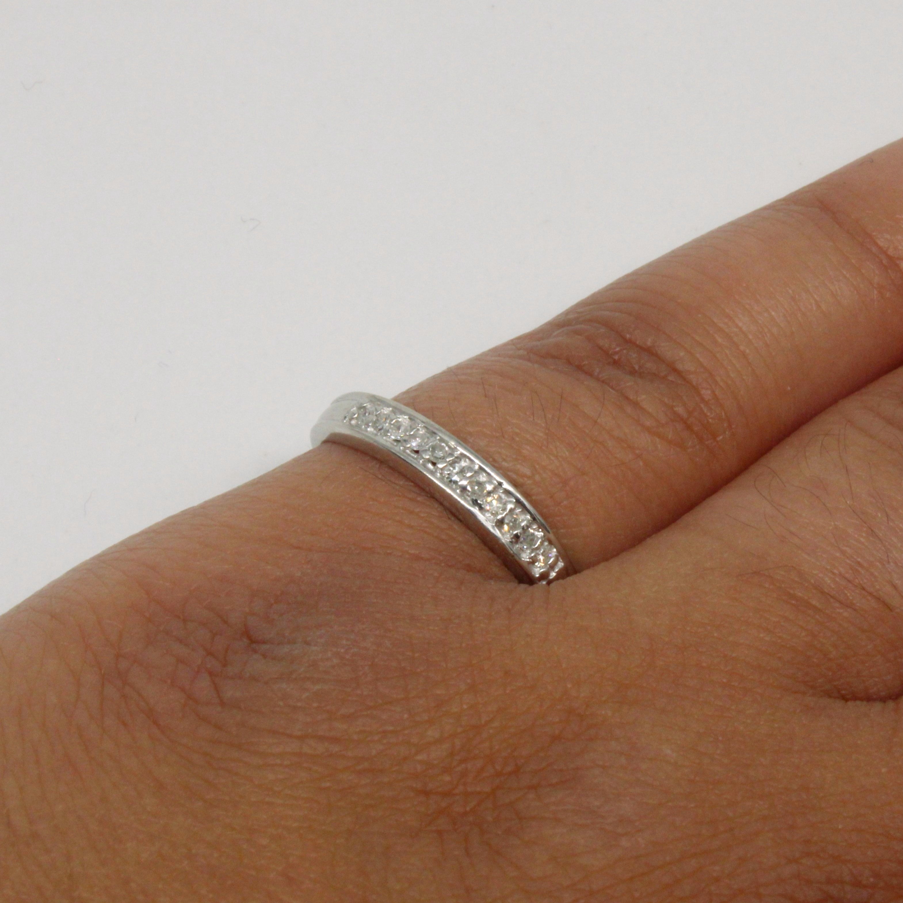 Bague sertie de diamants en canal | 0,06 ct | Taille 7 | 