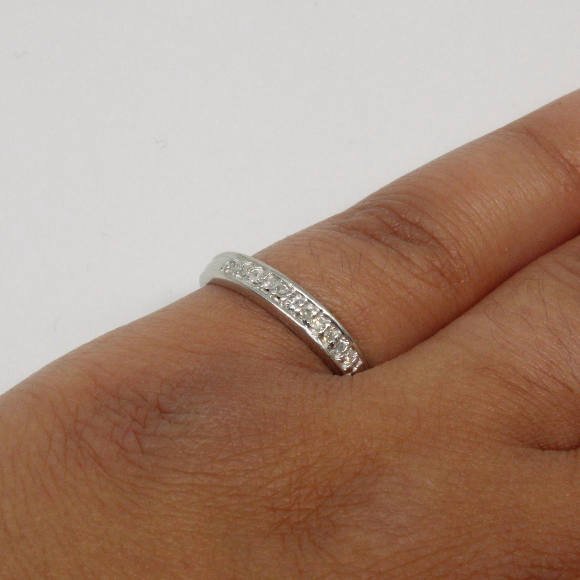 Channel Set Diamond Ring | 0.06ctw | SZ 7 |