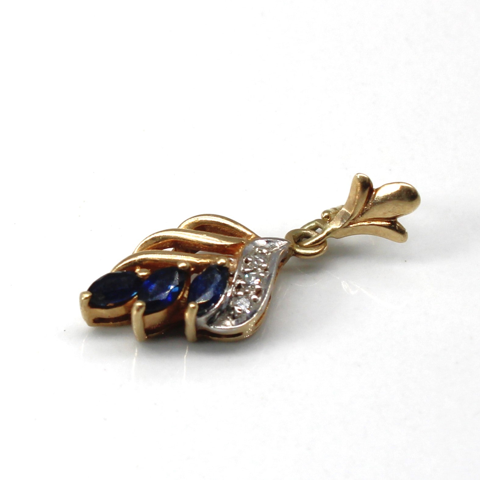 Sapphire & Diamond Leaf Design Pendant | 0.21ctw | 0.02ctw |