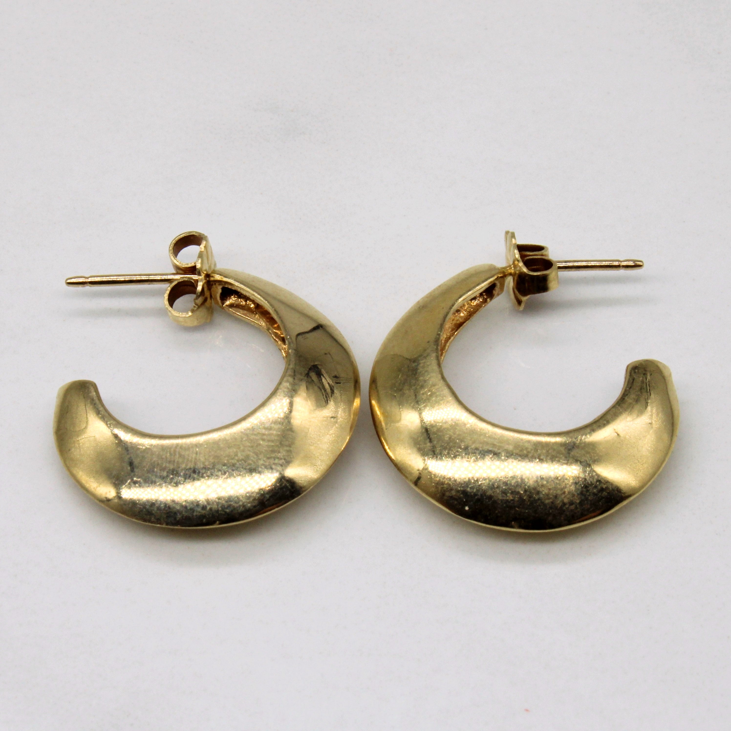 14k Yellow Gold Crescent Moon Earrings