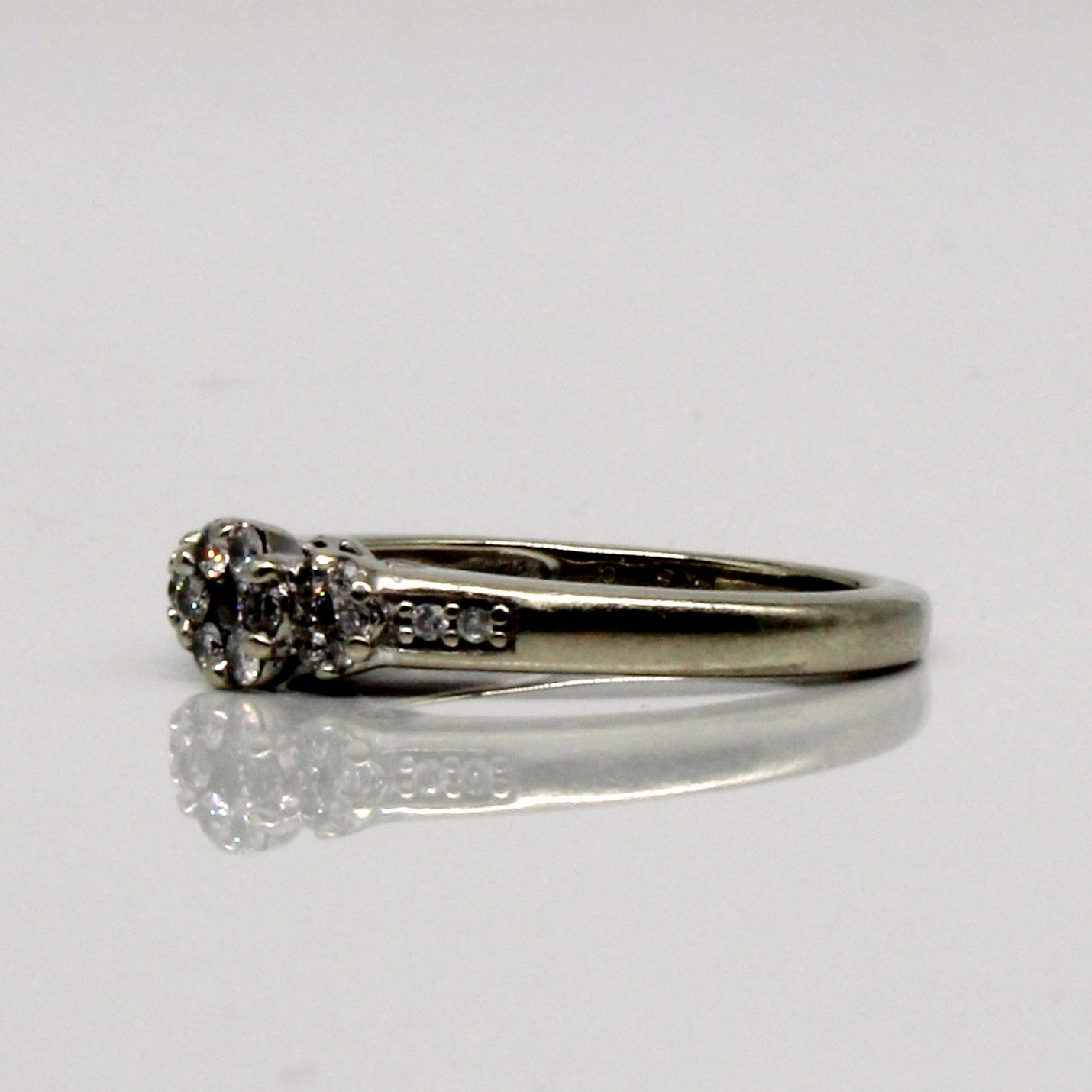 Diamond Cluster Ring | 0.20ctw | SZ 5.25 |