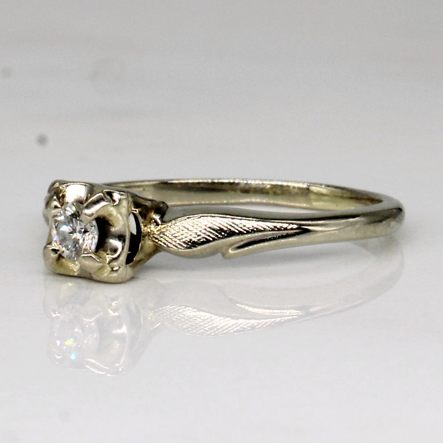 Illusion Set Diamond Ring | 0.10ct | SZ 6.25 |