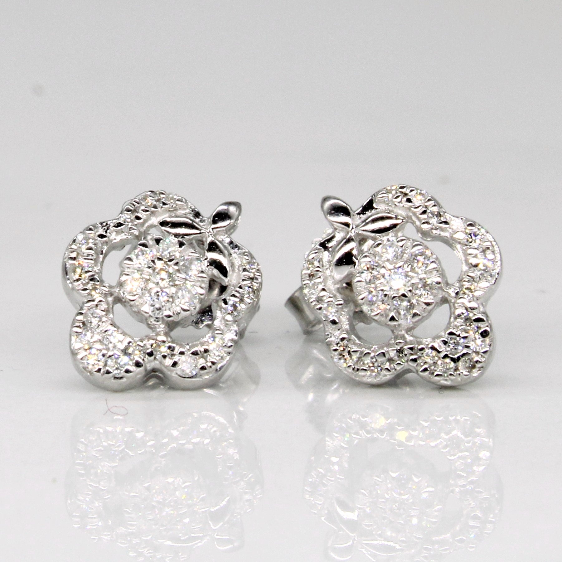 18k White Gold Diamond Flower Stud Earrings | 0.10ctw |