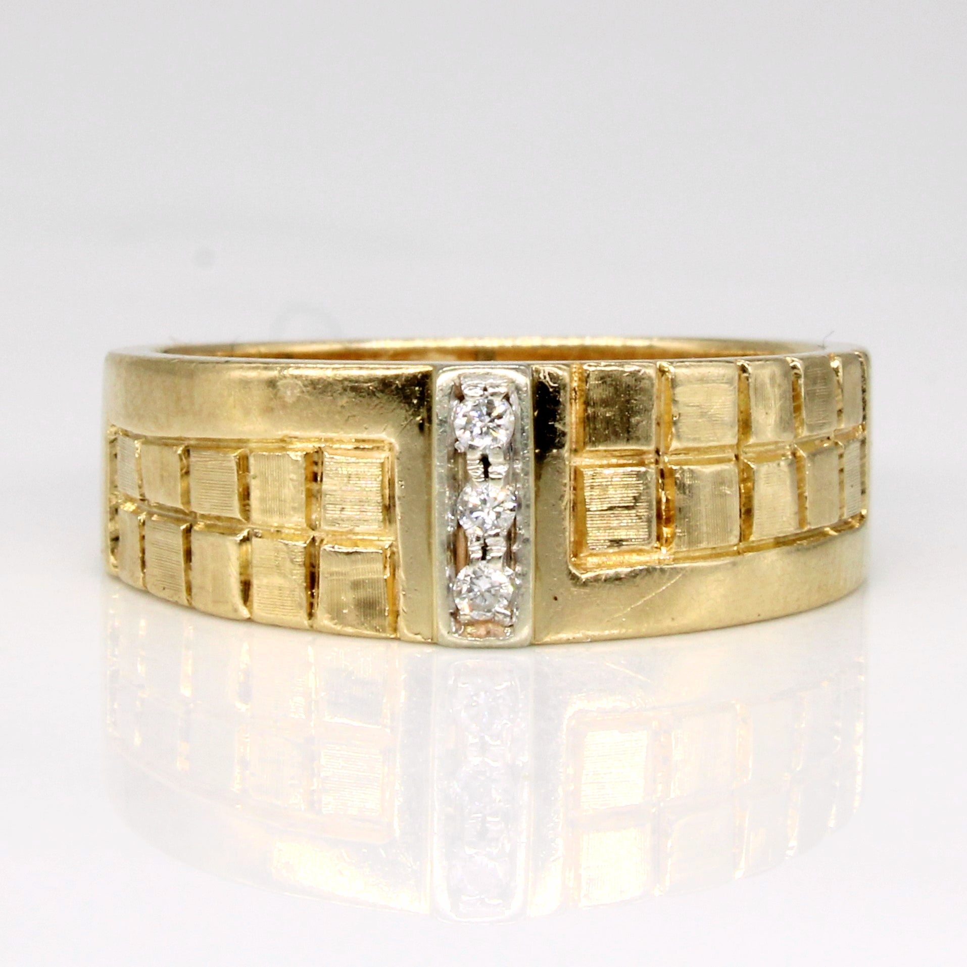 Vertical Diamond Ring | 0.03ctw | SZ 6.75 |
