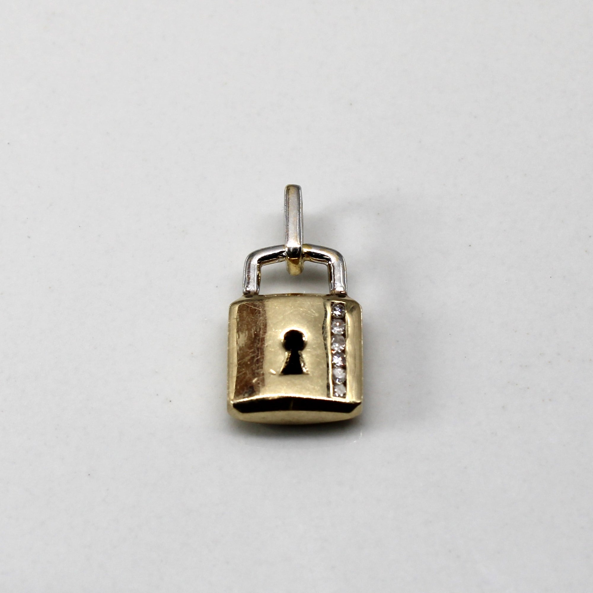 Diamond Lock Pendant | 0.03ctw |