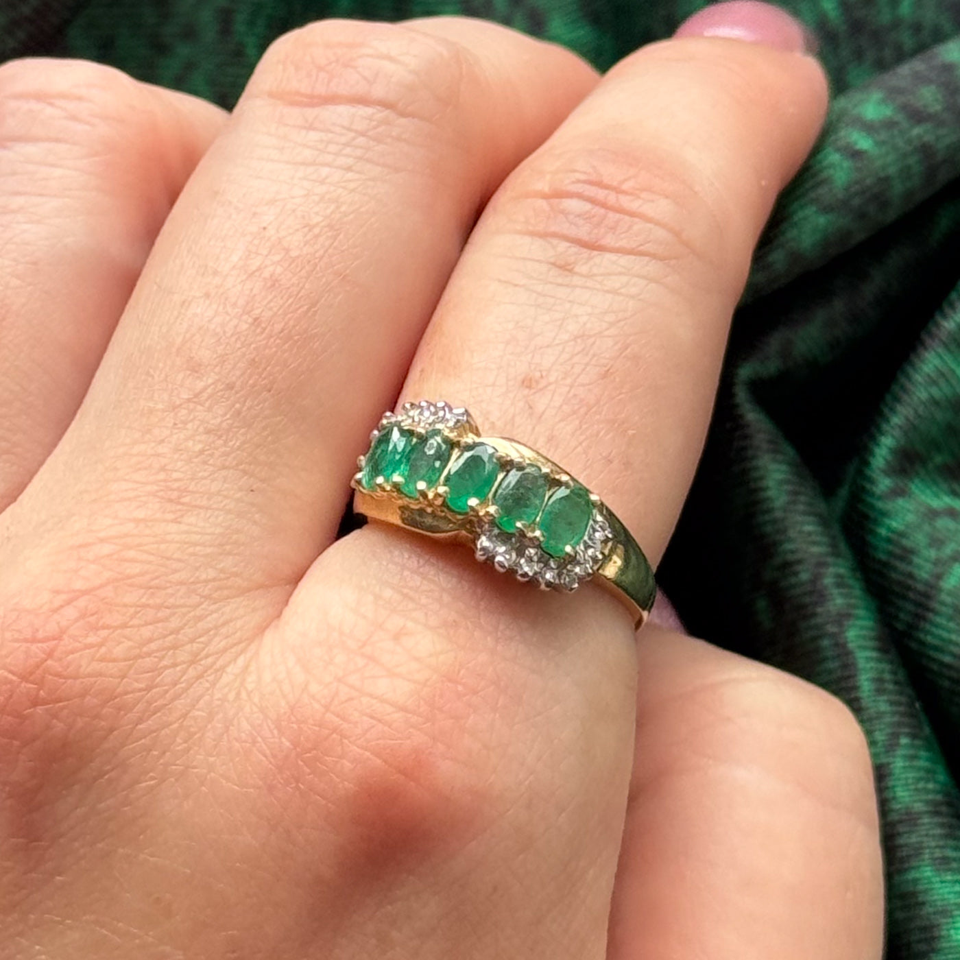 Emerald & Diamond Ring | 1.00ctw, 0.08ctw | SZ 7.75 |