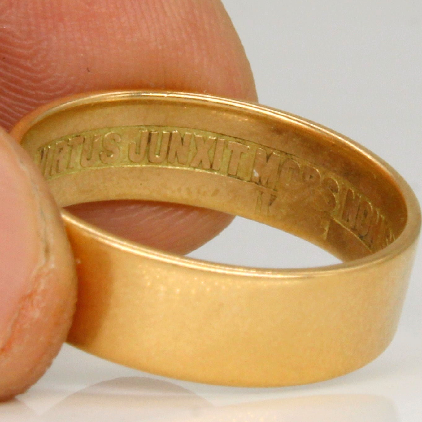14k Yellow Gold Band | SZ 8.25 |