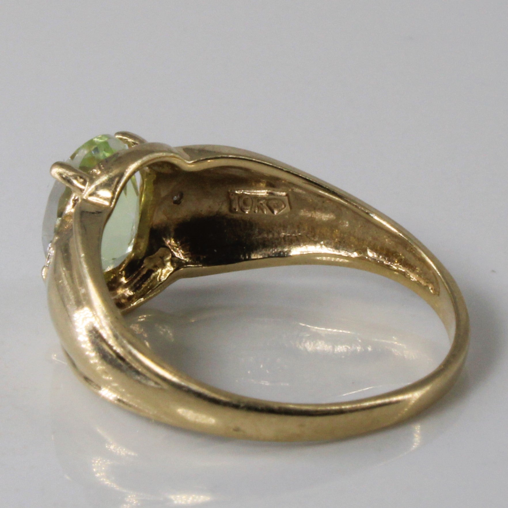 Prong Set Peridot & Diamond Ring | 1.35ct | 0.01ctw | SZ 7 |