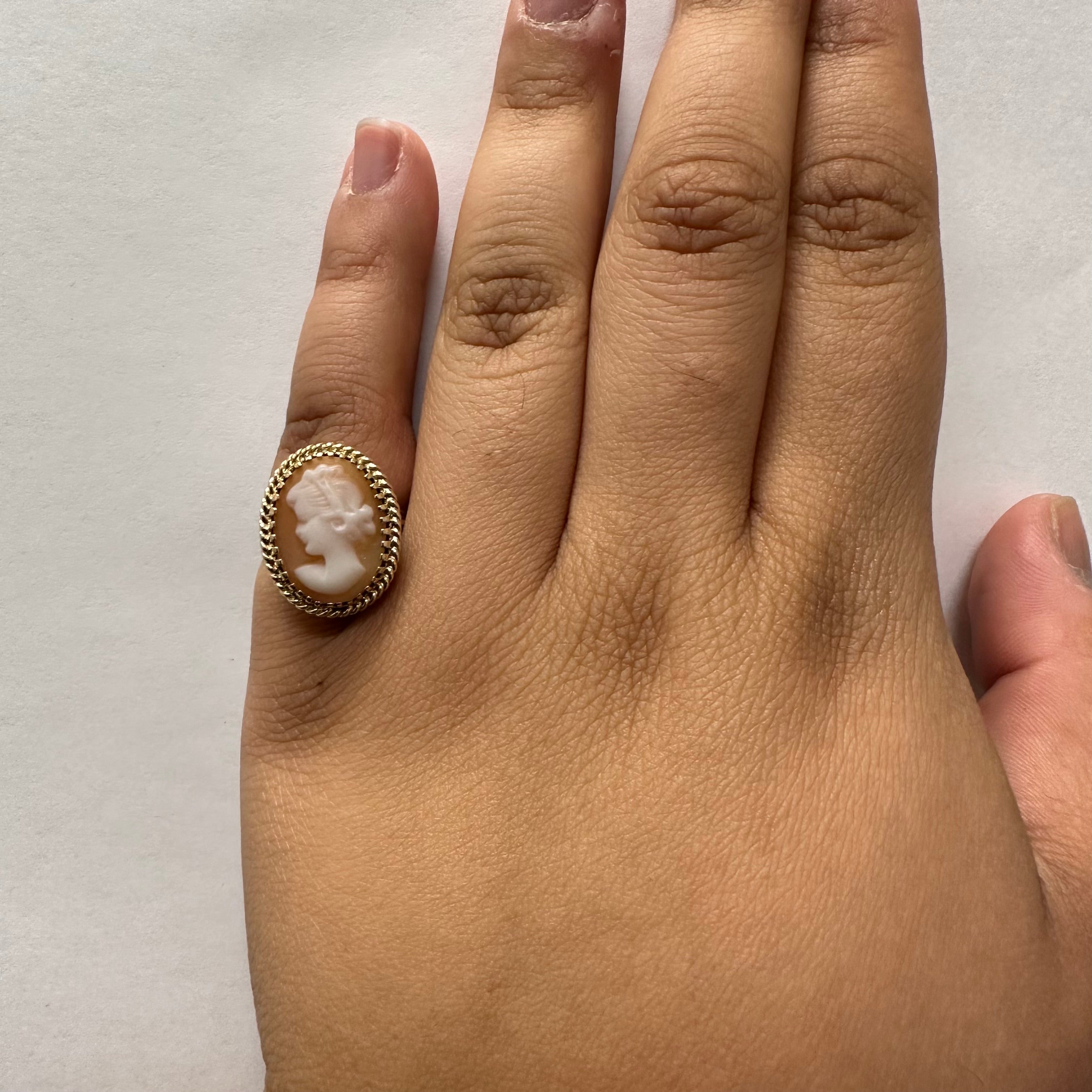 Cameo Cocktail Ring | 4.00ct | SZ 6 |