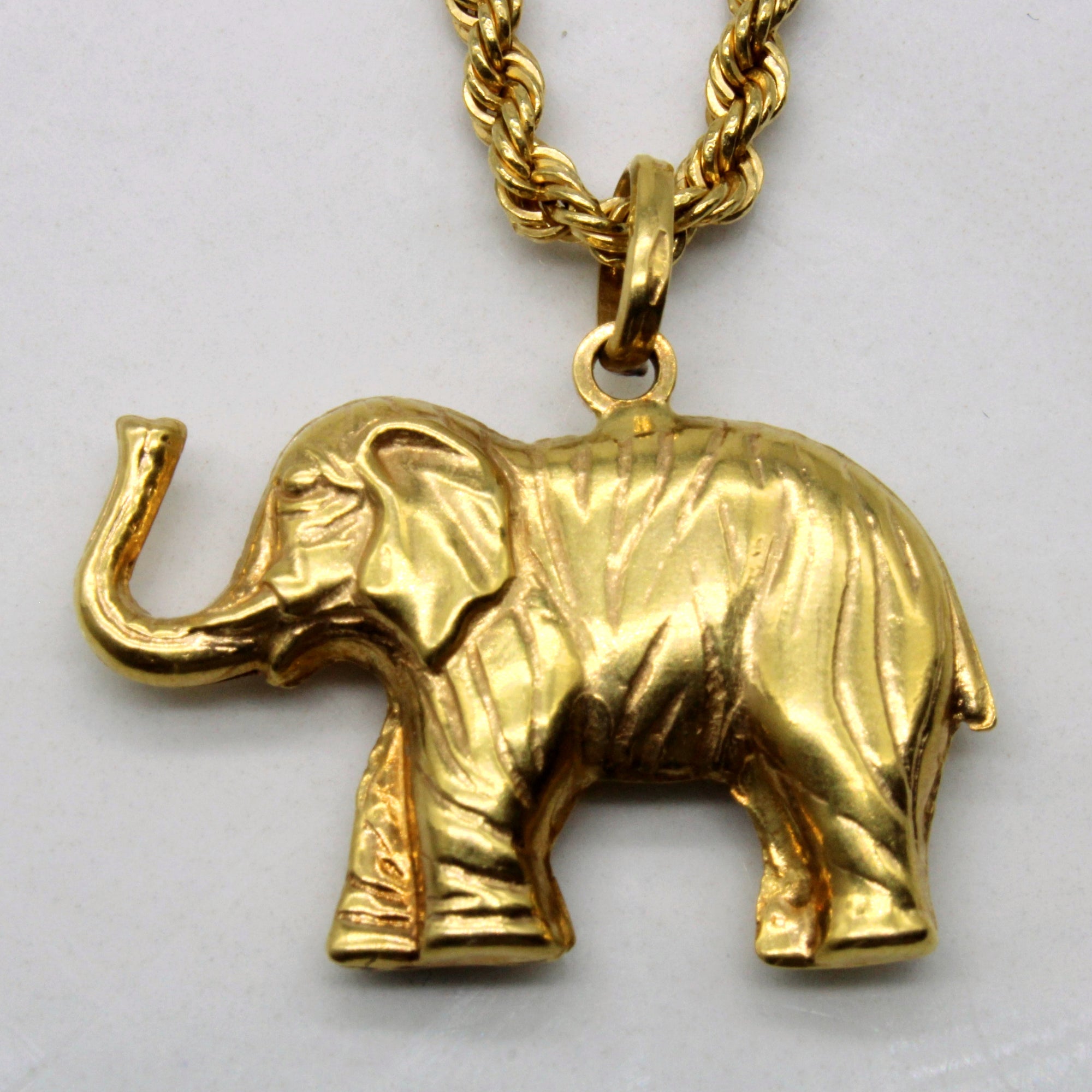 18k Yellow Gold Elephant Necklace | 23