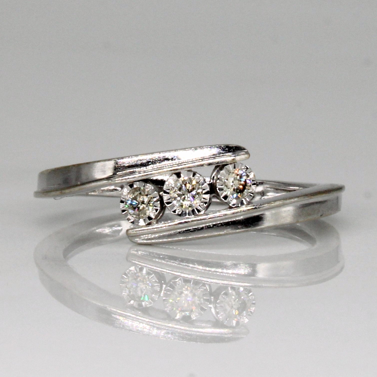 Illusion Set Diamond Ring | 0.07ctw | SZ 6 |