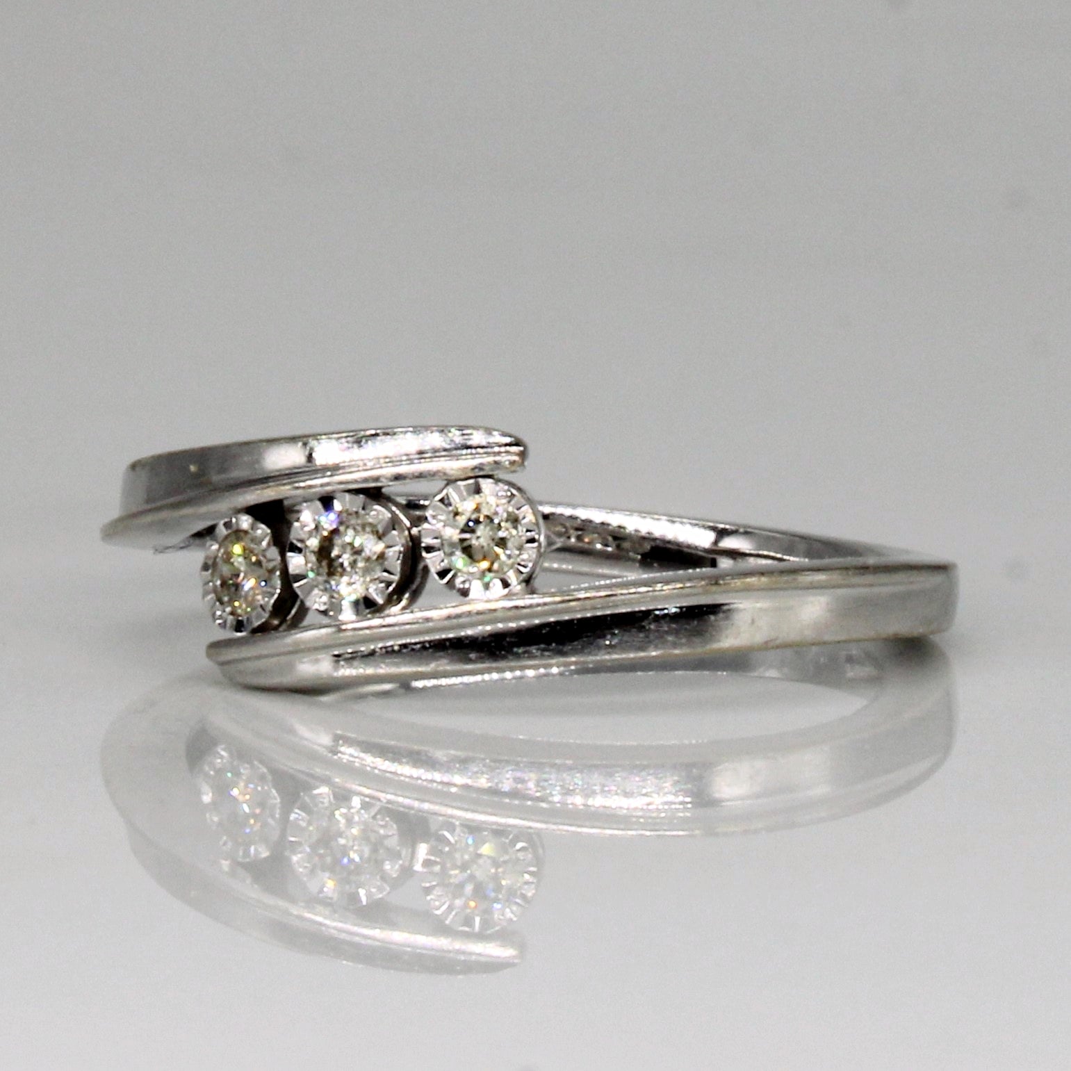 Illusion Set Diamond Ring | 0.07ctw | SZ 6 |