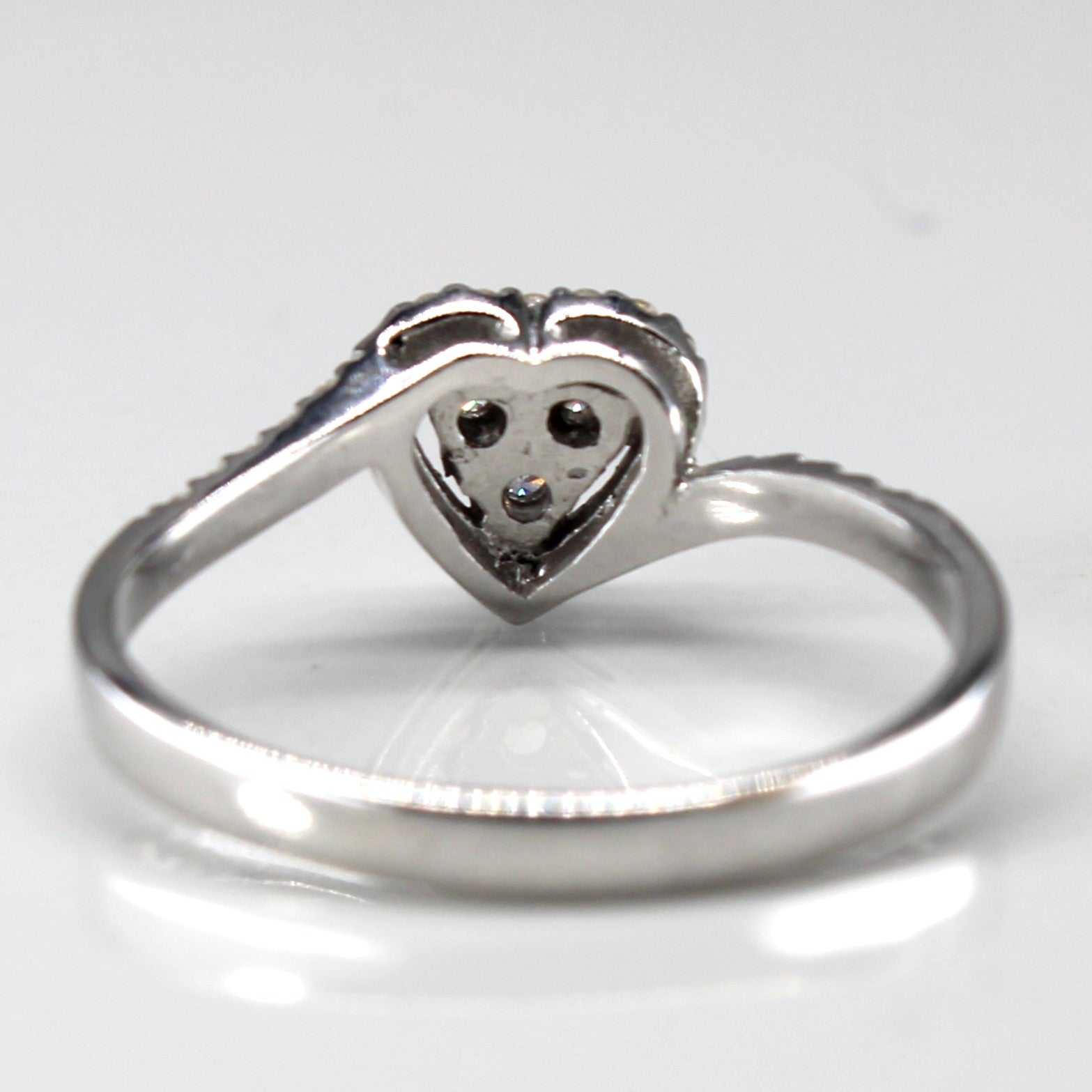 Heart Design Cluster Diamond Ring | 0.26ctw | SZ 7.5 |