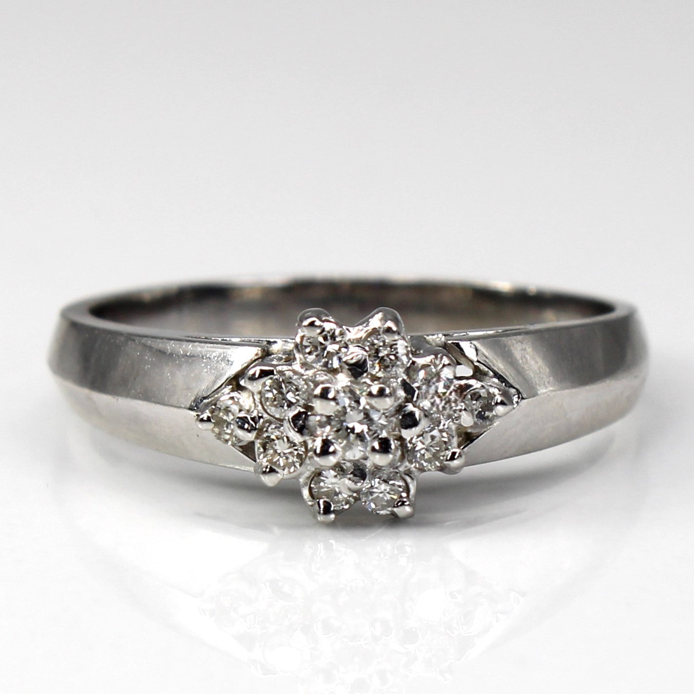 Cluster Diamond White Gold Ring | 0.14ctw | SZ 7 |