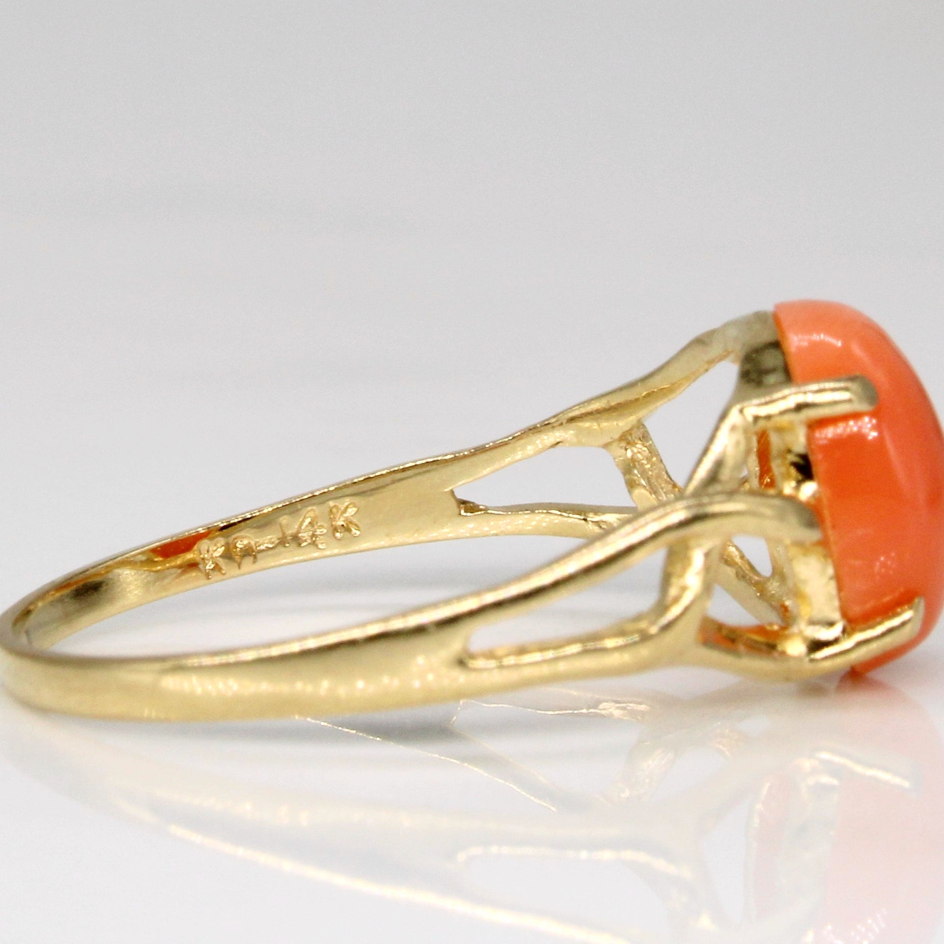 Coral Cabochon 14k Ring | 1.50ct | SZ 6.5 |
