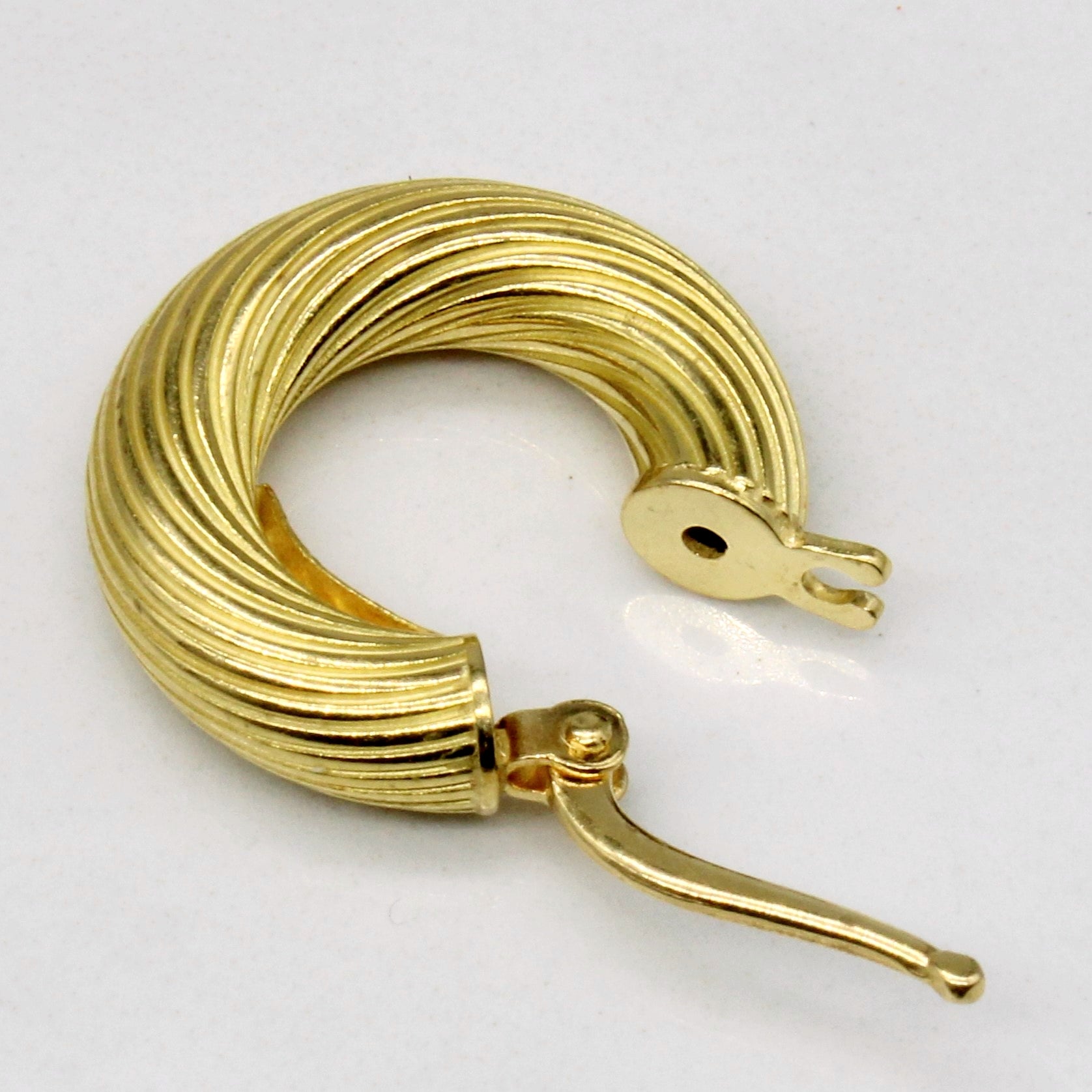 Boucles d'oreilles créoles Birks en or jaune 18 carats, fabriquées en Italie