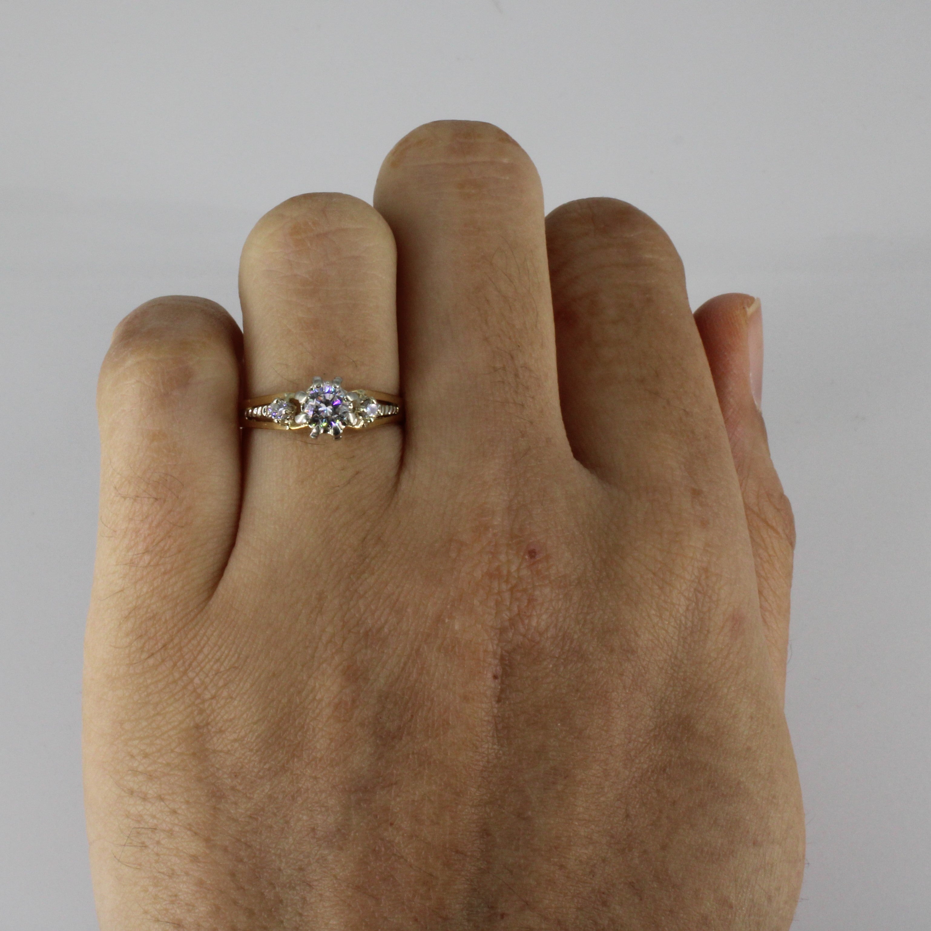 Bague trois diamants sertie haut | 0,37 ct au total | Taille 6 | 